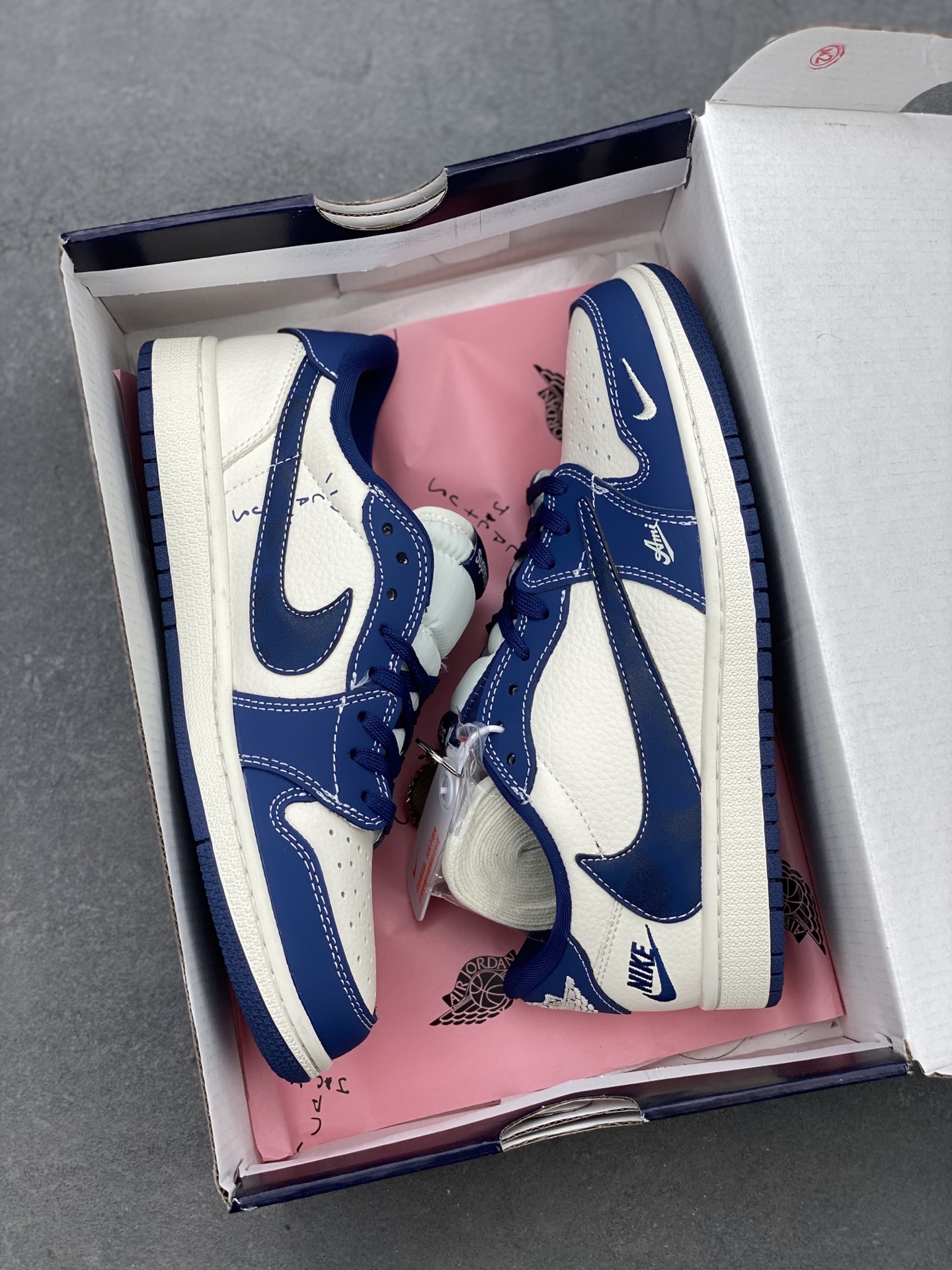 Travis Scott x Fragment Design Air Jordan 1 Low OG SP - Embroidered Blue 10 i1742402448483 774 0 8