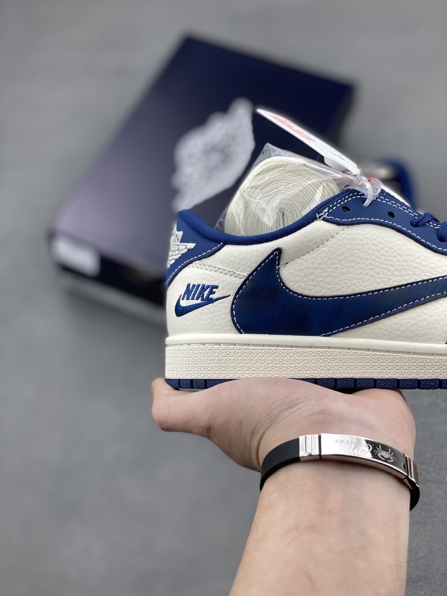 Travis Scott x Fragment Design Air Jordan 1 Low OG SP - Embroidered Blue 6 i1742402453869 5796 0 4