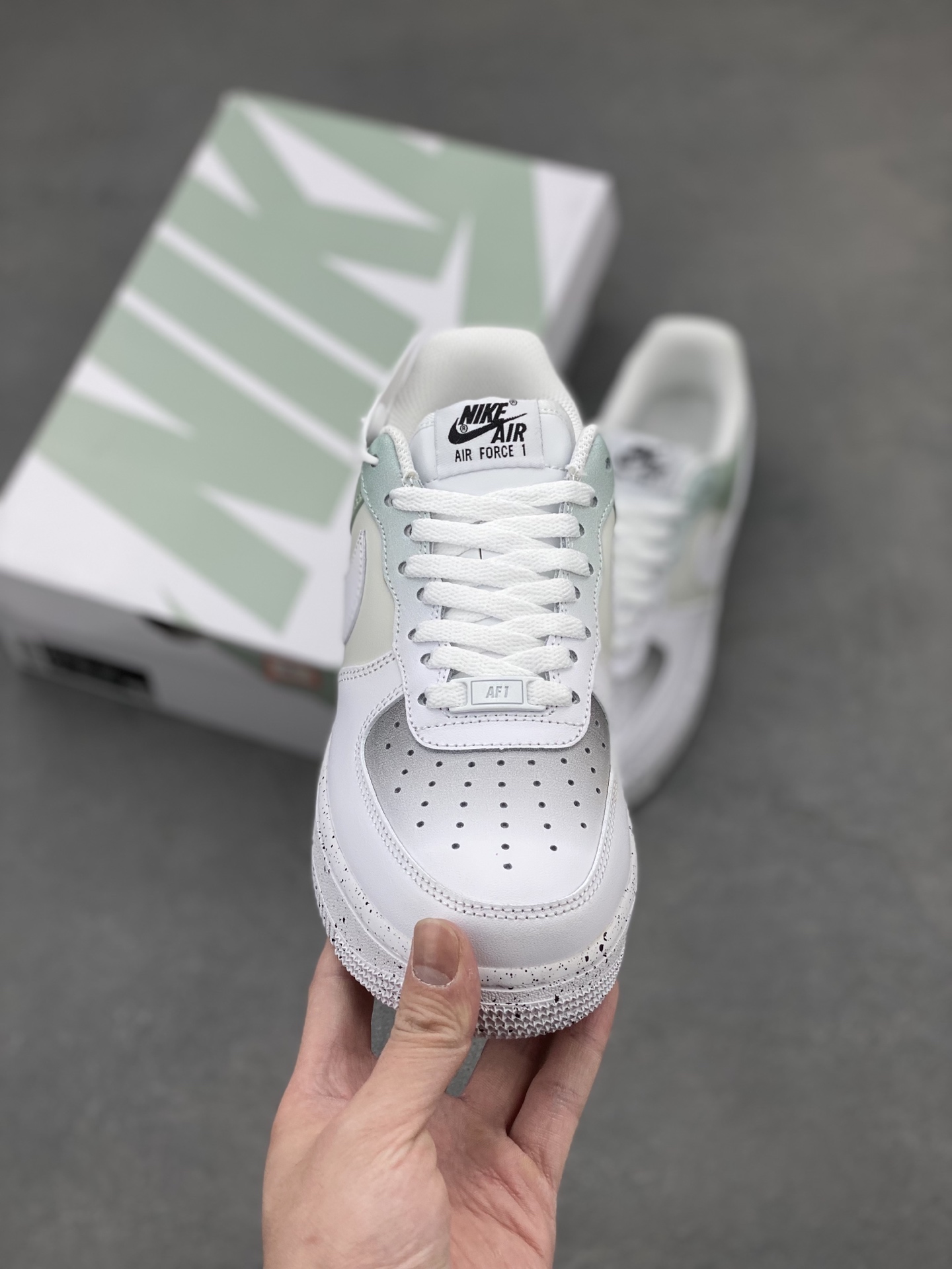 Nike Air Force 1 Low '07 Gradient Grey Green Splatter Sneakers 3 i1742593238304 726 0 1