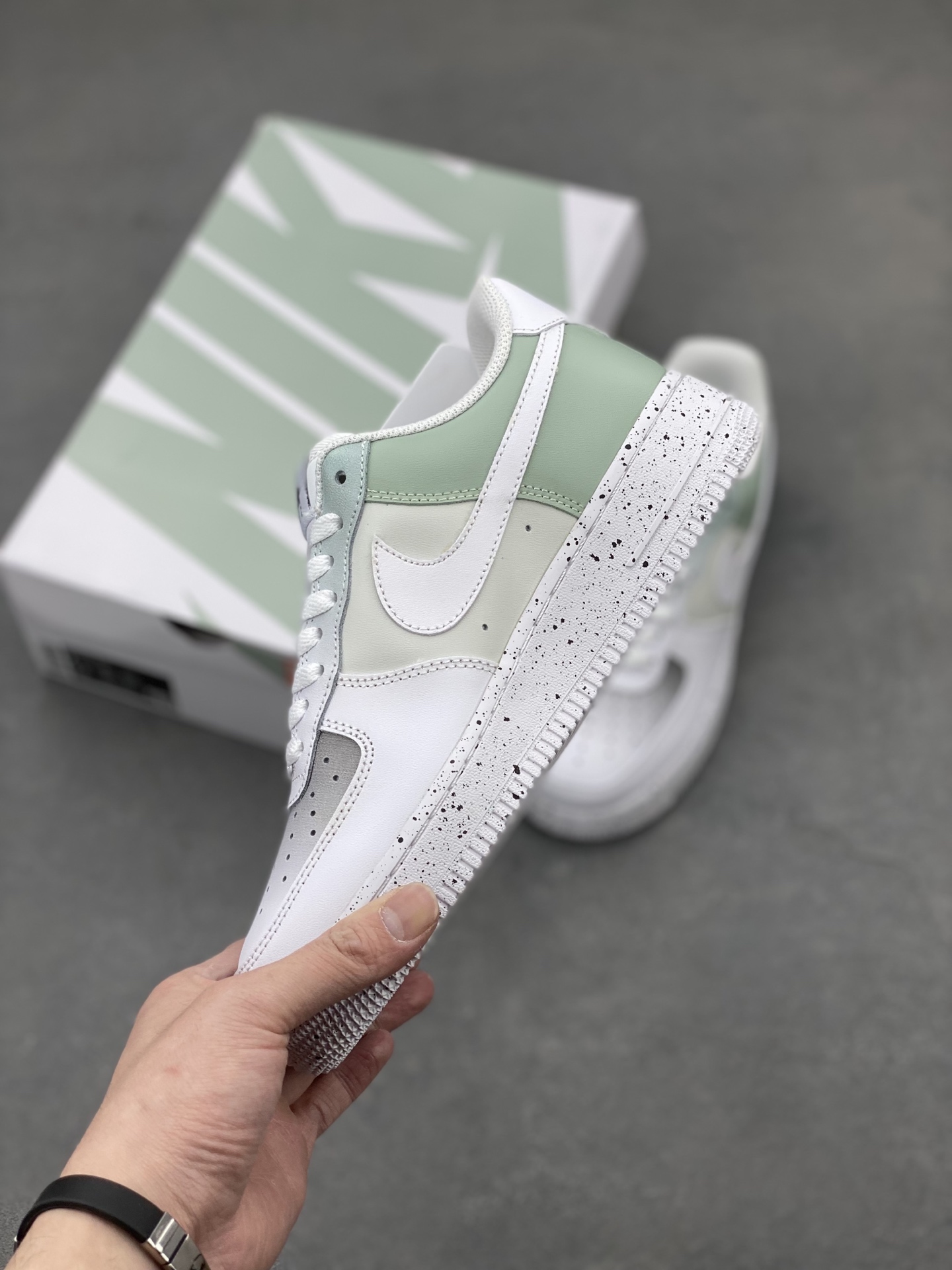 Nike Air Force 1 Low '07 Gradient Grey Green Splatter Sneakers 4 i1742593238316 738 0 2