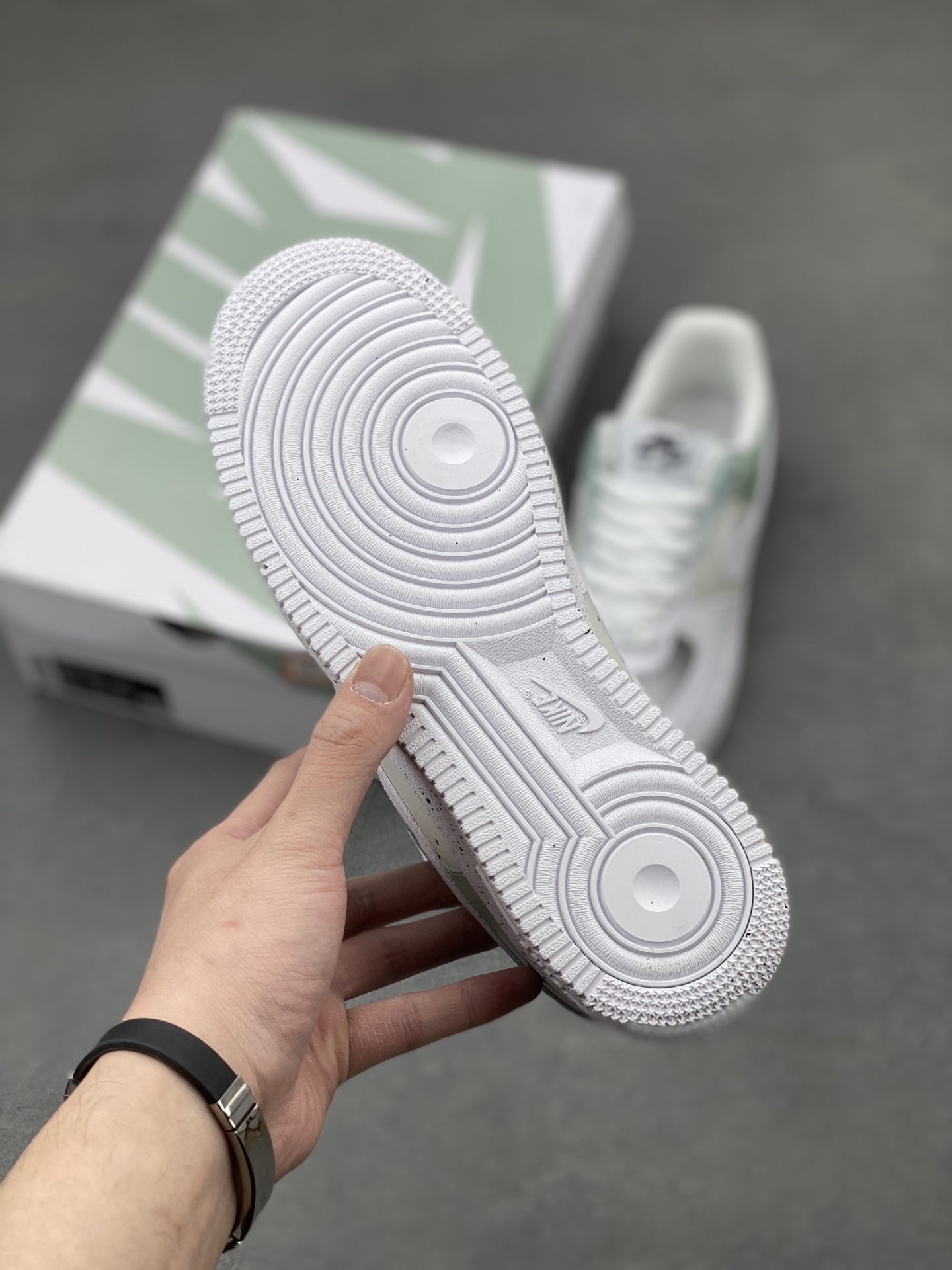 Nike Air Force 1 Low '07 Gradient Grey Green Splatter Sneakers 7 i1742593238356 4107 0 5
