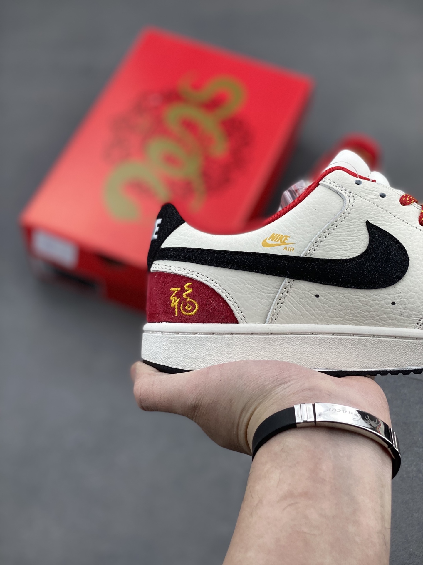 Nike Ebernon Low PRM: Breathable, Versatile Sneakers for Everyday Wear 6 i1742593585300 467 0 4