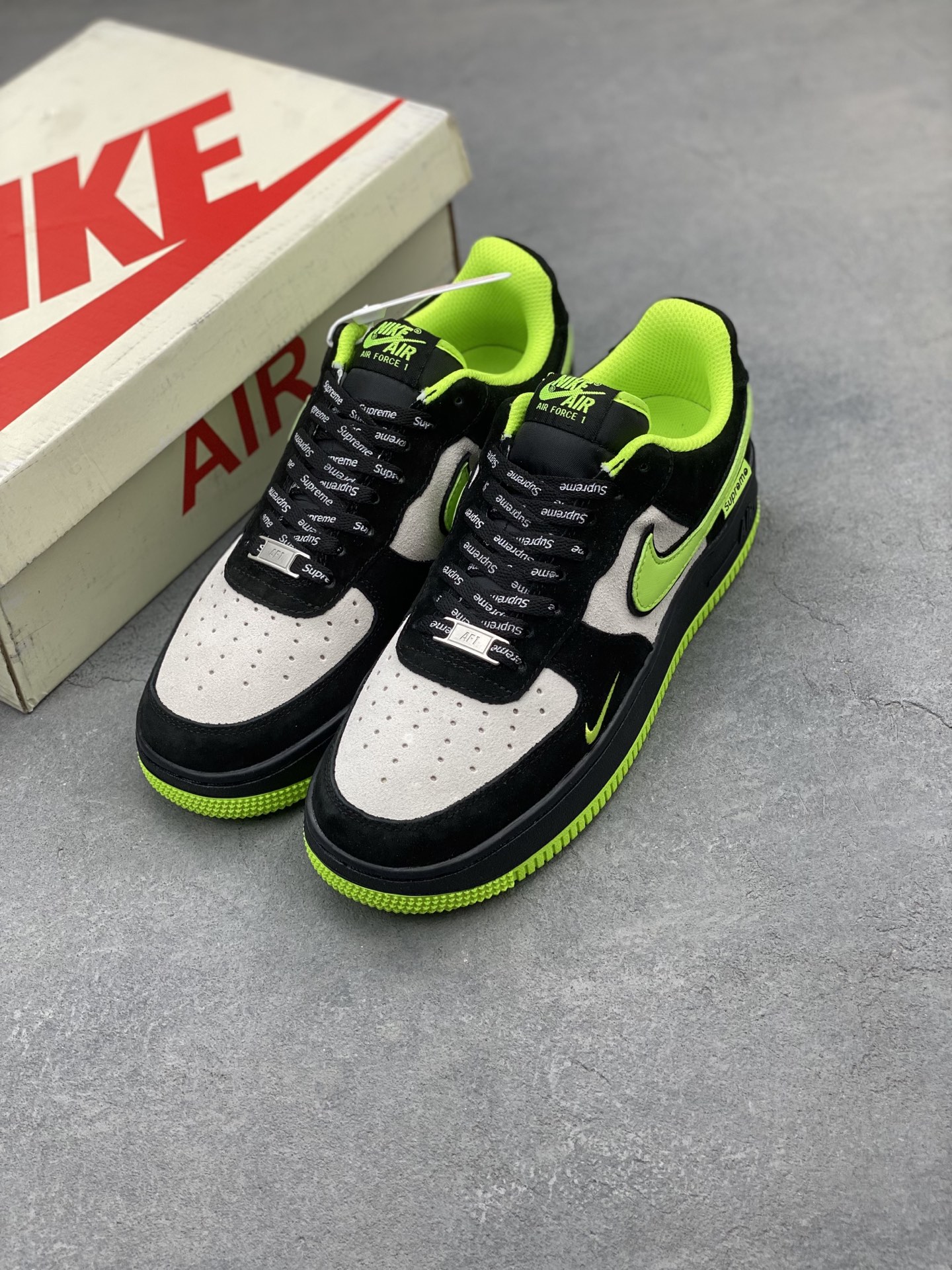 Nike Air Force 1 '07 Low Supreme 'Black Light' - Limited Edition Sneakers 9 i1742593963964 7640 0 7