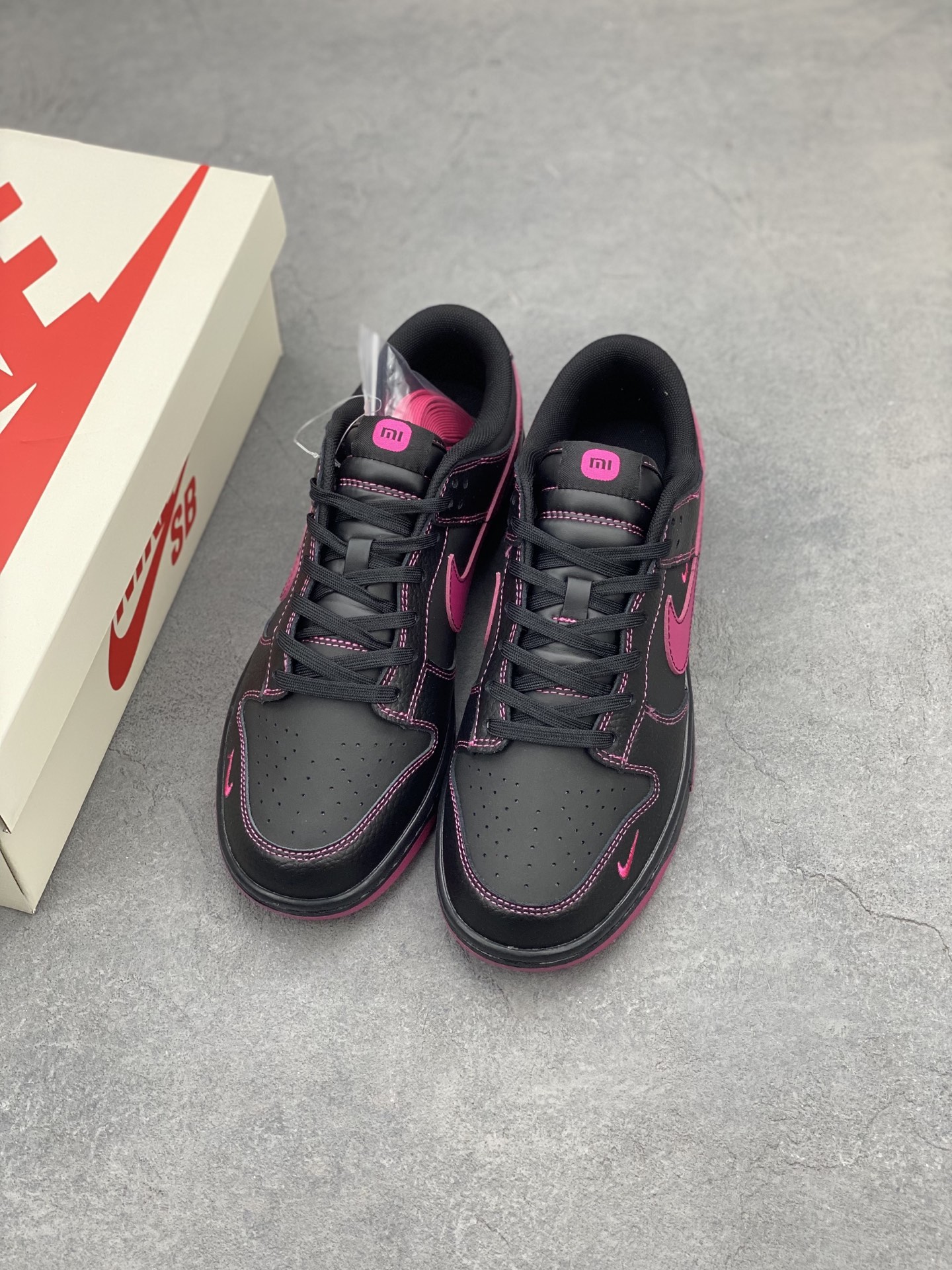 Nike Dunk Low Retro Black/Fuchsia Dream Sneakers - Comfortable, Stylish, Durable 9 i1742661654642 3269 0 7