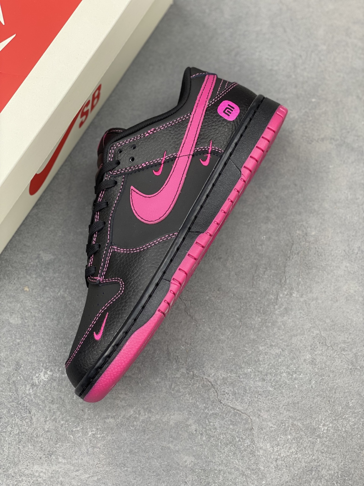 Nike Dunk Low Retro Black/Fuchsia Dream Sneakers - Comfortable, Stylish, Durable 8 i1742661662207 8119 0 6