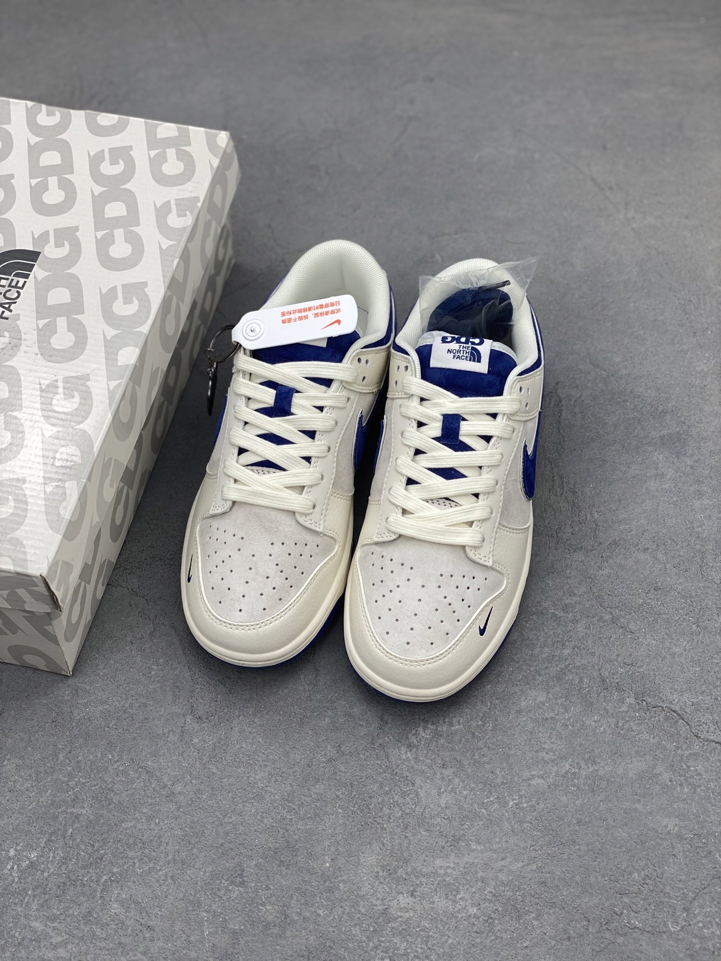 Nike SB Dunk Low The North Face Custom Sneakers - Premium Quality 9 i1743178336818 7411 0 7
