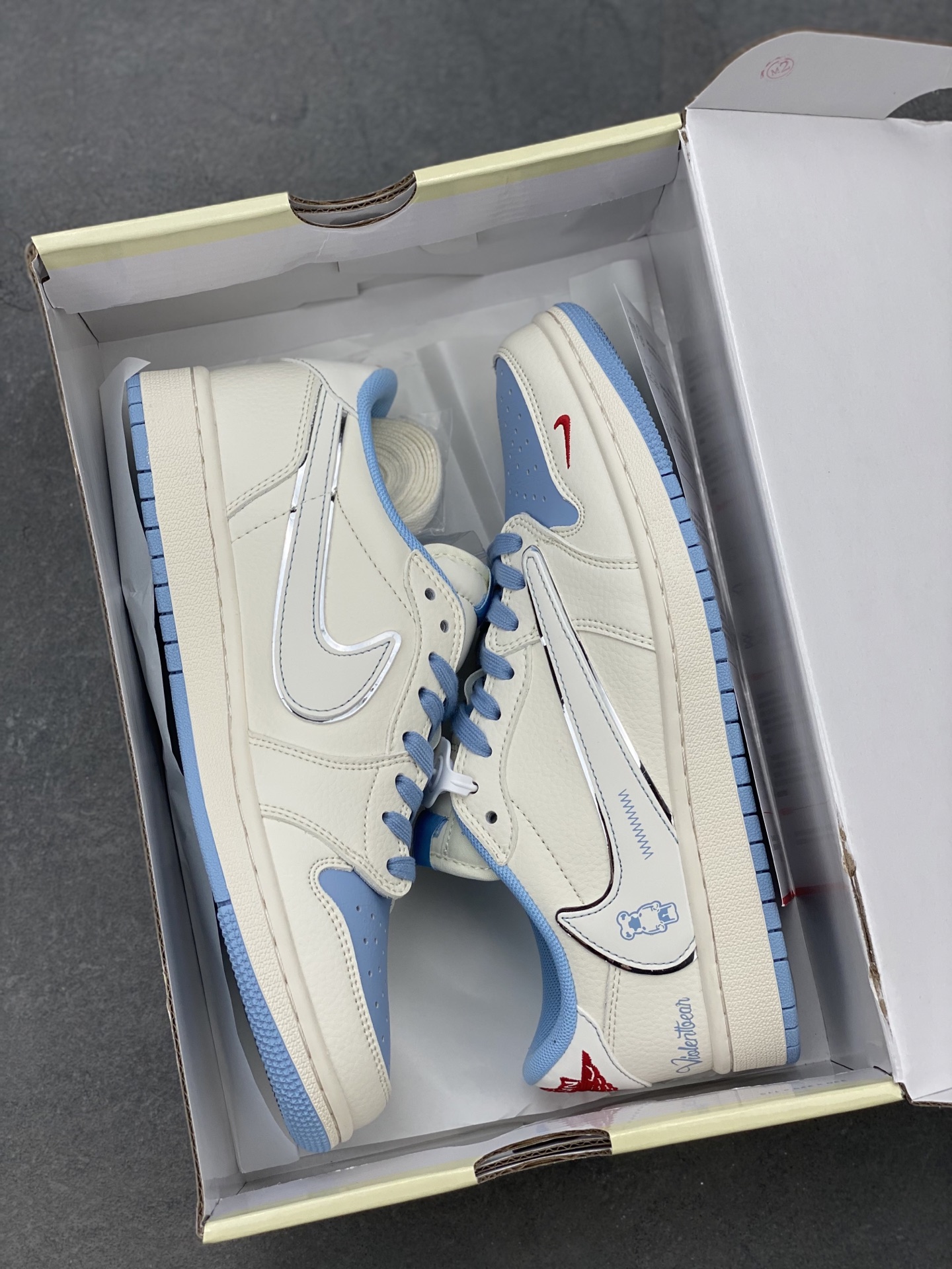 Travis Scott x Fragment Design Air Jordan 1 Low OG SP 'Bear' Edition 9 i1743178439503 1019 0 8
