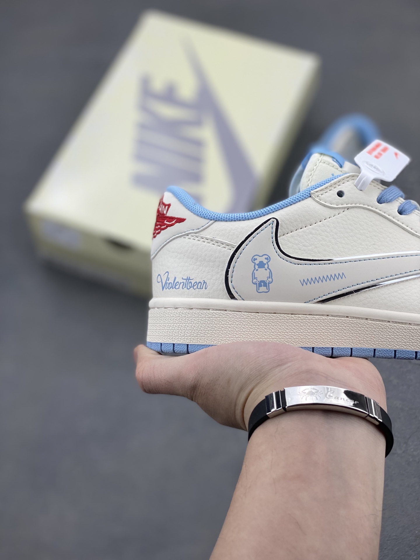 Travis Scott x Fragment Design Air Jordan 1 Low OG SP 'Bear' Edition 5 i1743178440509 7551 0 4