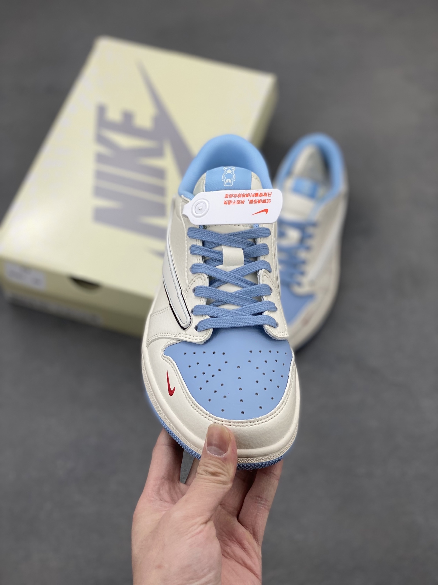 Travis Scott x Fragment Design Air Jordan 1 Low OG SP 'Bear' Edition 2 i1743178441797 8232 0 1