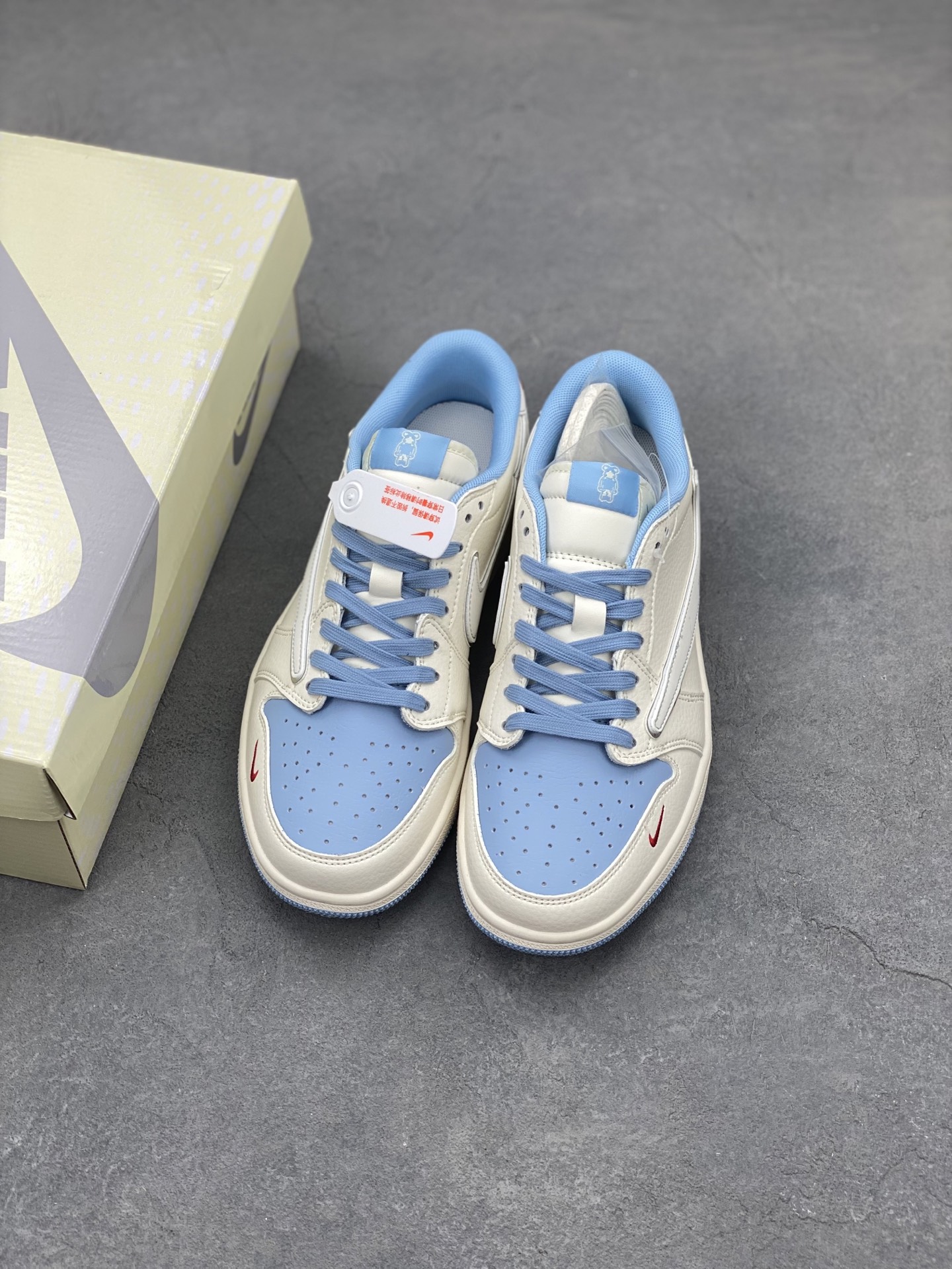 Travis Scott x Fragment Design Air Jordan 1 Low OG SP 'Bear' Edition 8 i1743178442454 9707 0 7