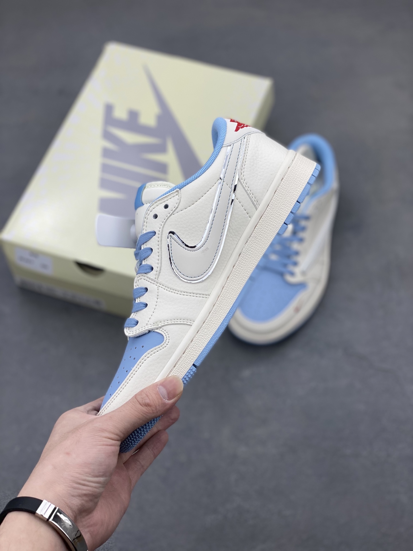 Travis Scott x Fragment Design Air Jordan 1 Low OG SP 'Bear' Edition 3 i1743178448719 7062 0 2