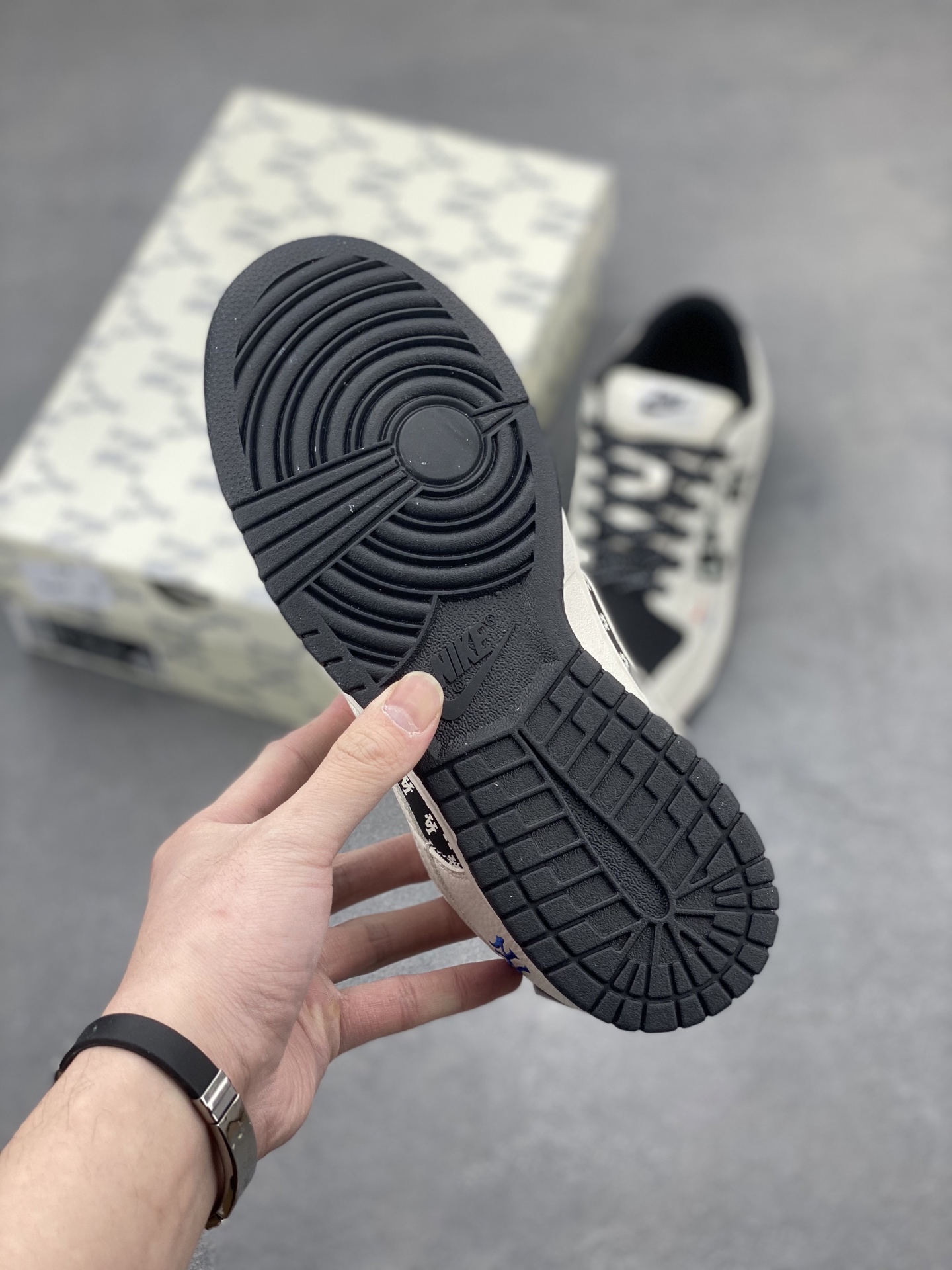 Nike Dunk Low Retro DIY Custom Sneakers - Premium Leather, Unique Design 6 i1743437696629 8280 0 5