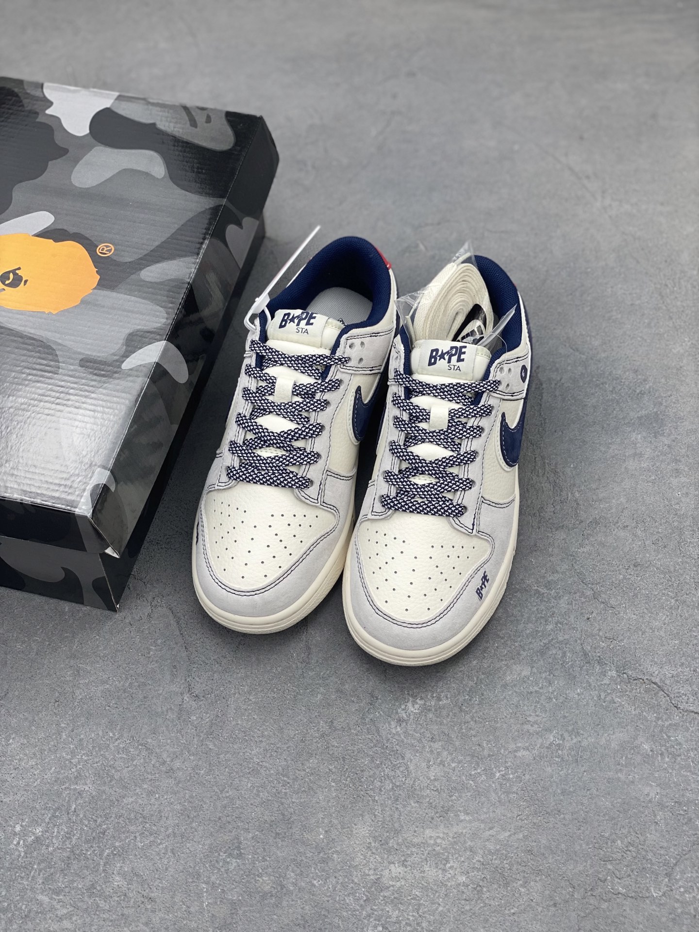 Nike SB Dunk Low BAPE Collaboration Blue White Premium Sneakers 9 i1743536347988 4291 0 7