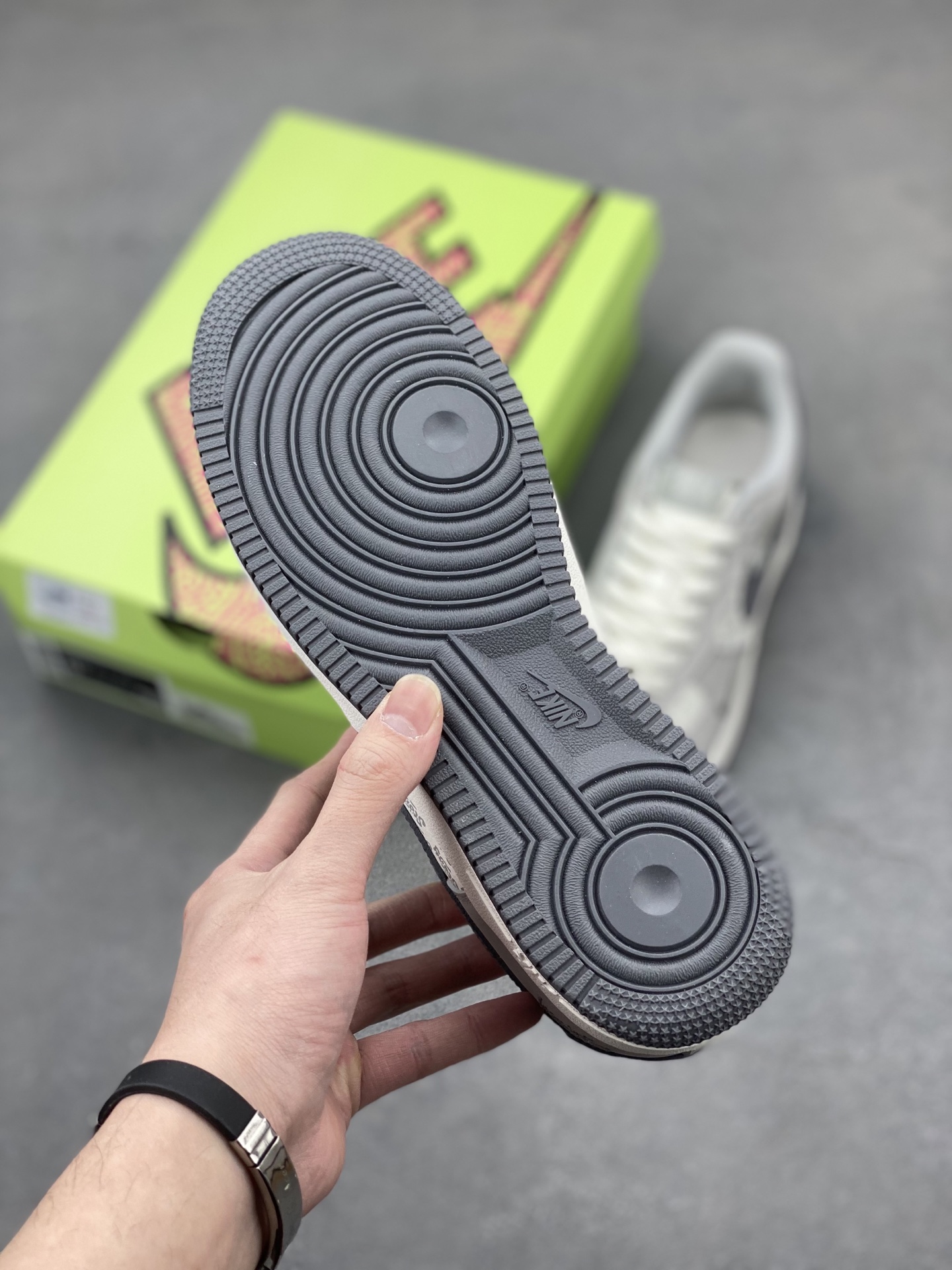 Nike Air Force 1 '07 Low Grey/White Stussy Limited Edition Sneakers 7 i1743610785638 1261 0 5