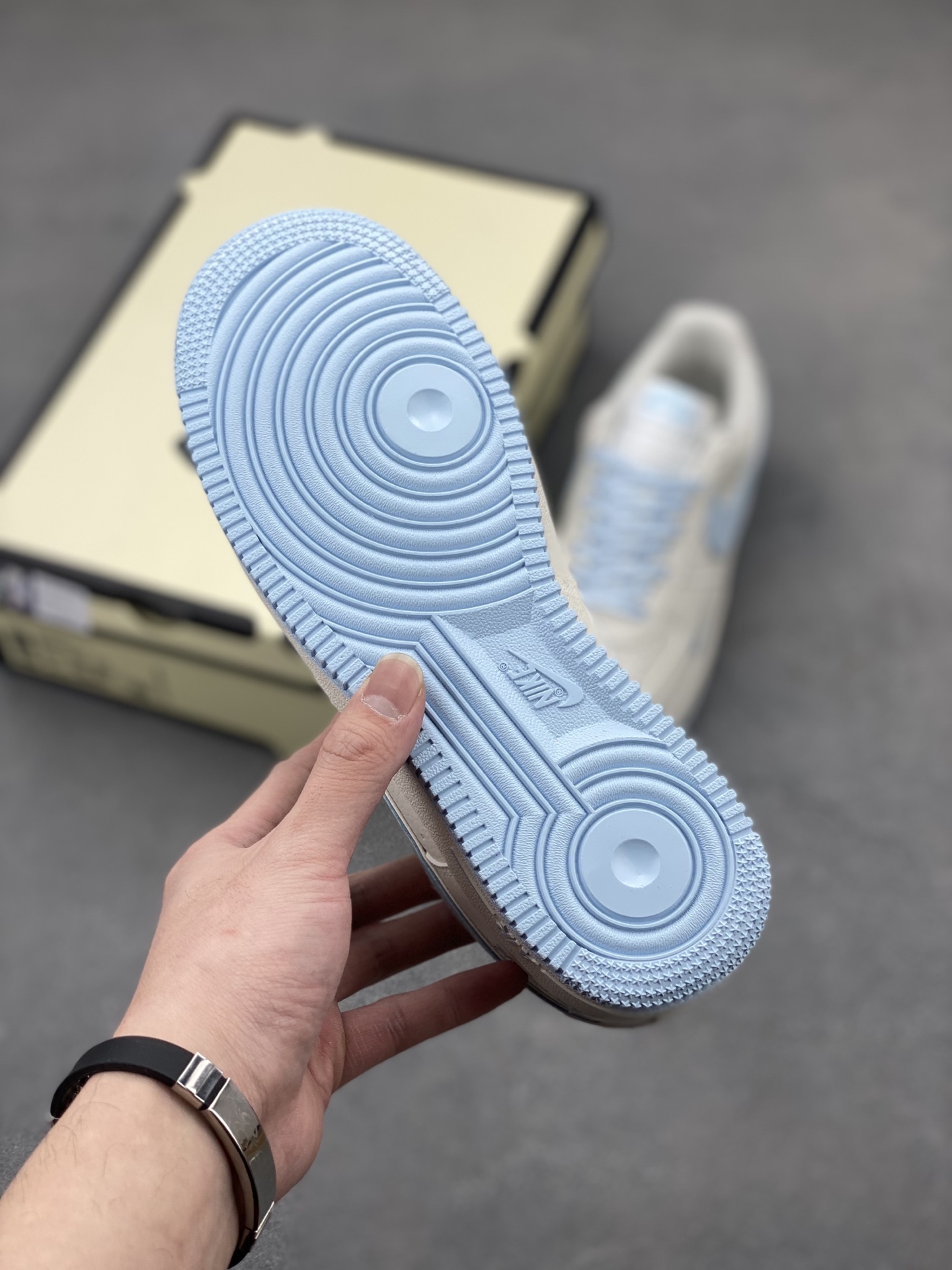 Air Force 1 '07 Louis Vuitton Light Grey - Stylish and Comfortable Sneakers 7 i1743959321735 1473 0 5
