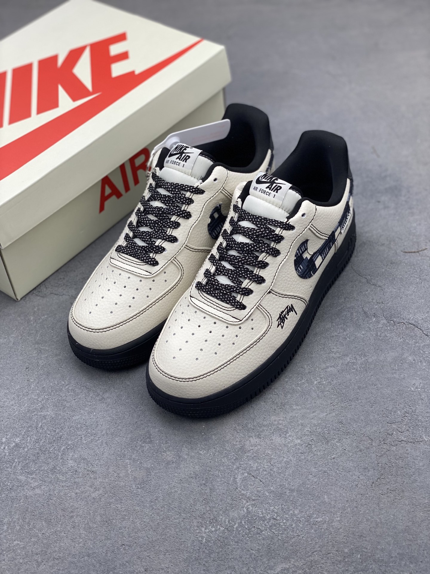 Nike Air Force 1 '07 Low Stussy Limited Edition Sneakers 9 i1743959797765 8807 0 7