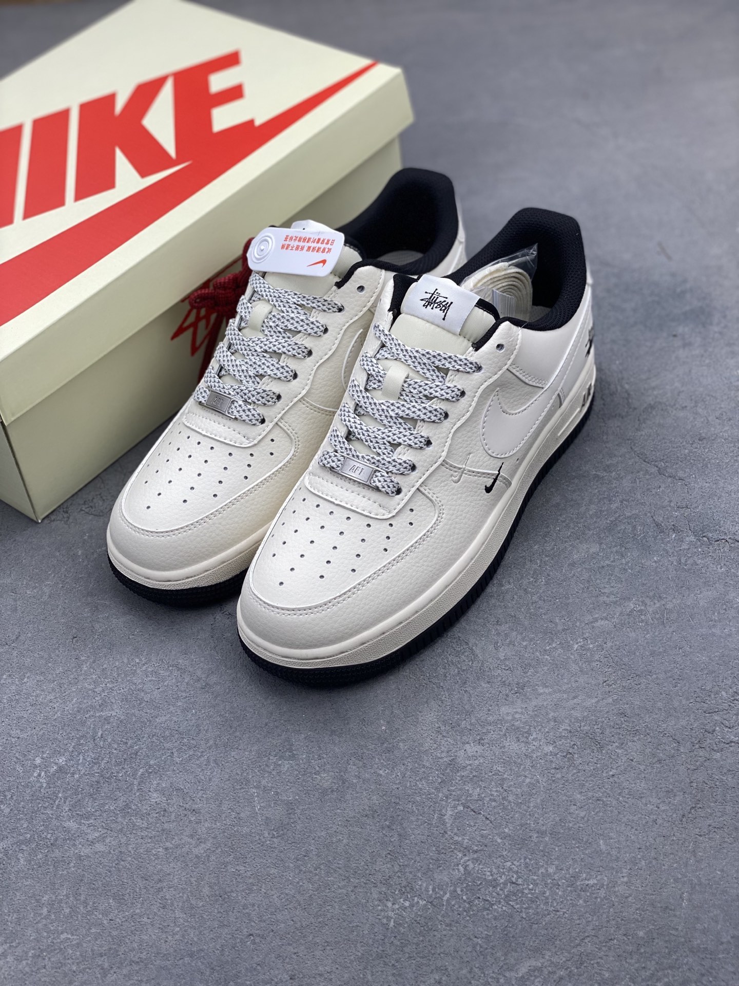 Nike Air Force 1 '07 Low White/Black Limited Edition Sneakers 9 i1743959855611 5217 0 7