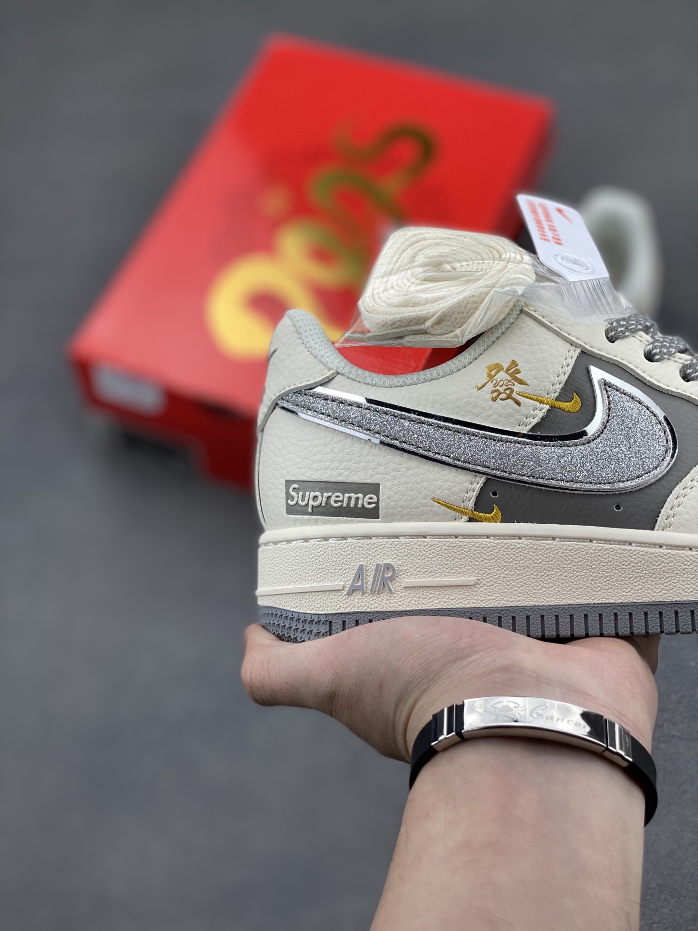 Nike X Supreme Air Force 1 '07 Low White/Grey Limited Edition Sneakers 6 i1743959920887 6185 0 4