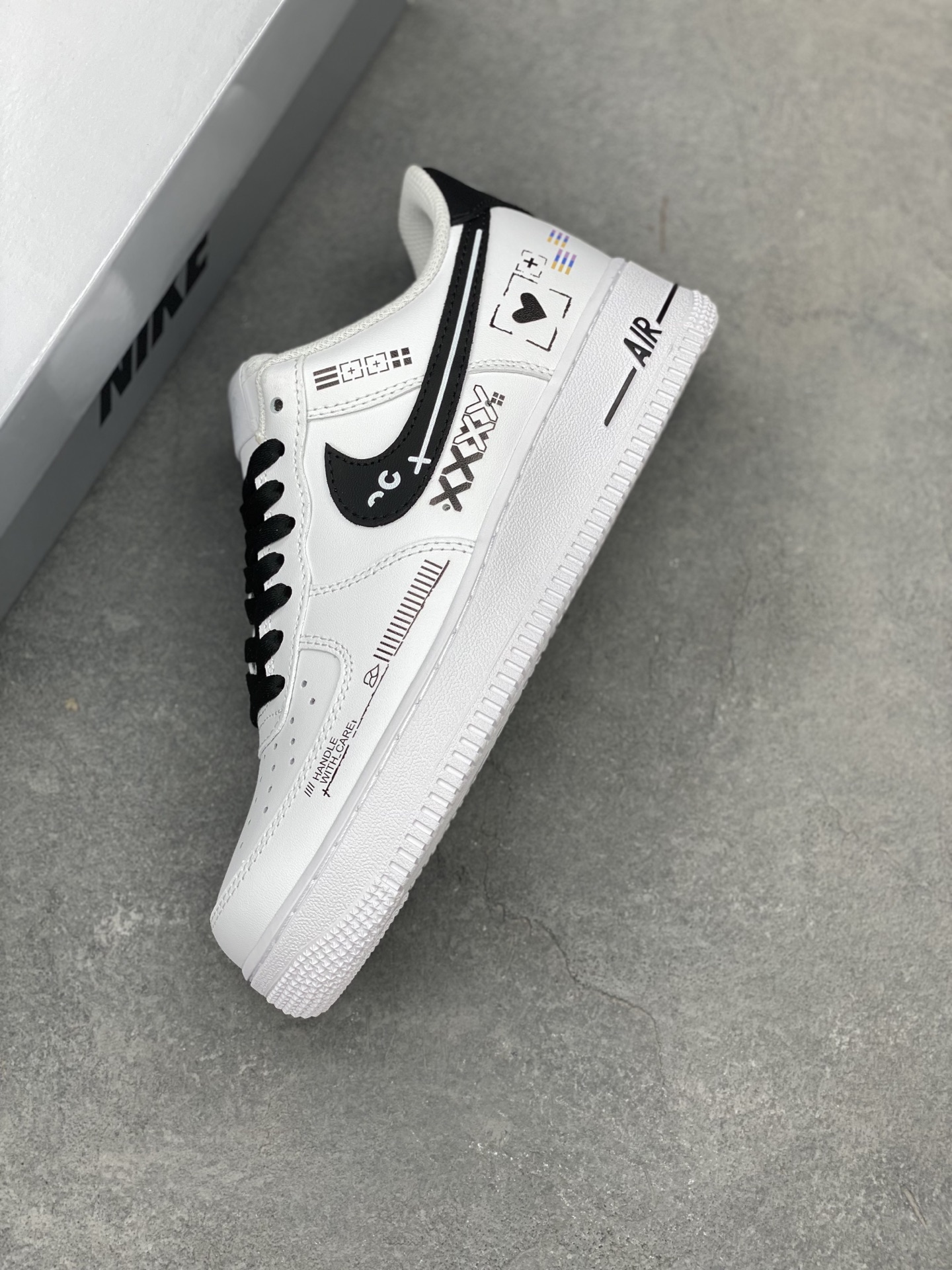 Nike Air Force 1 '07 Low White/Black Sneakers Limited Edition 8 i1743960129605 4015 0 6