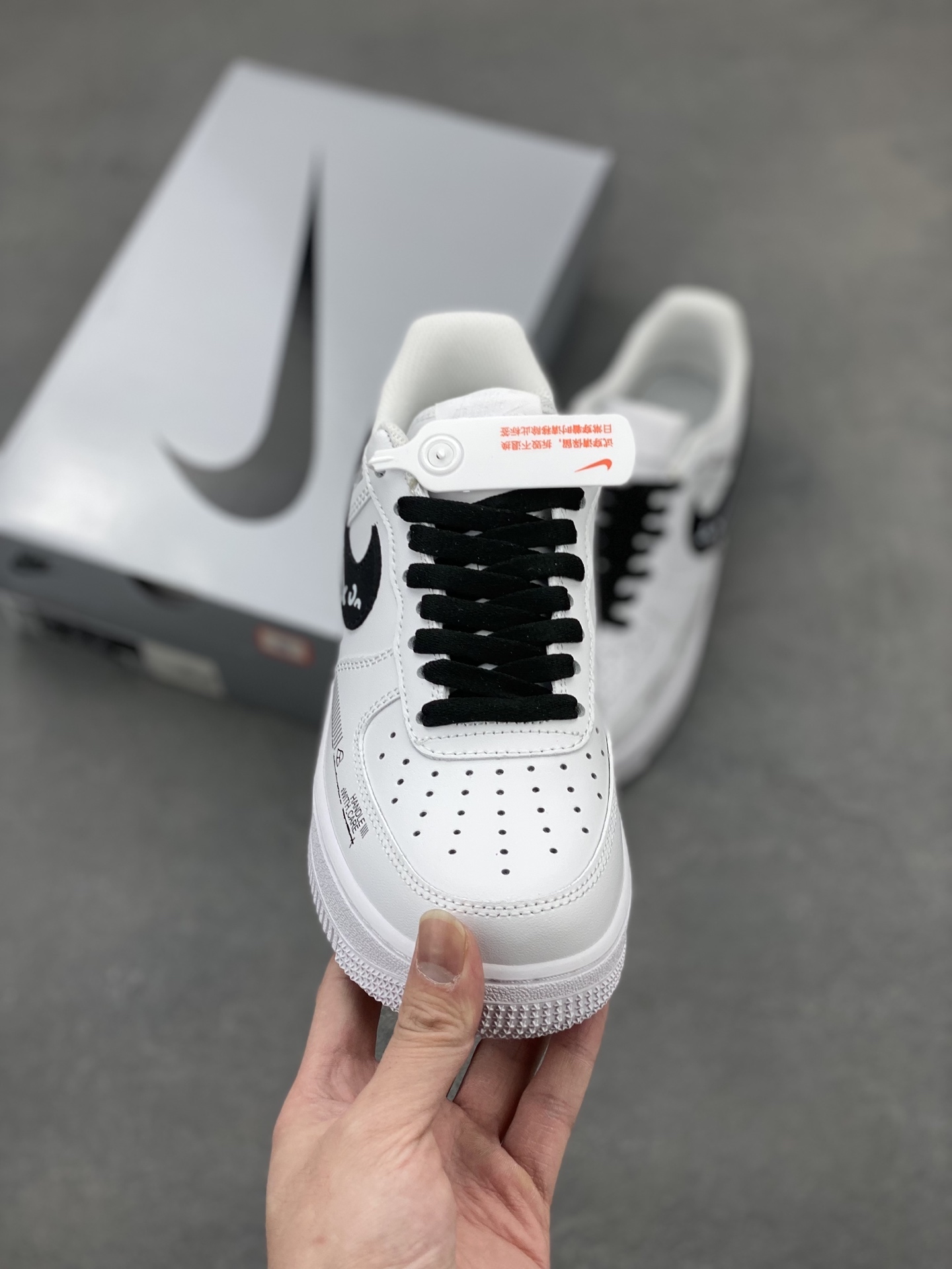 Nike Air Force 1 '07 Low White/Black Sneakers Limited Edition 3 i1743960133010 9758 0 1