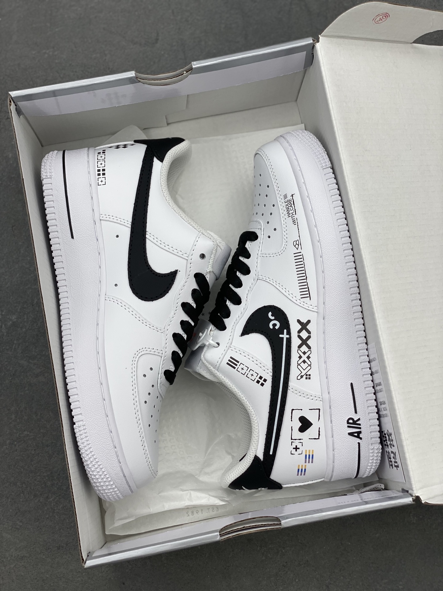 Nike Air Force 1 '07 Low White/Black Sneakers Limited Edition 10 i1743960149345 1882 0 8