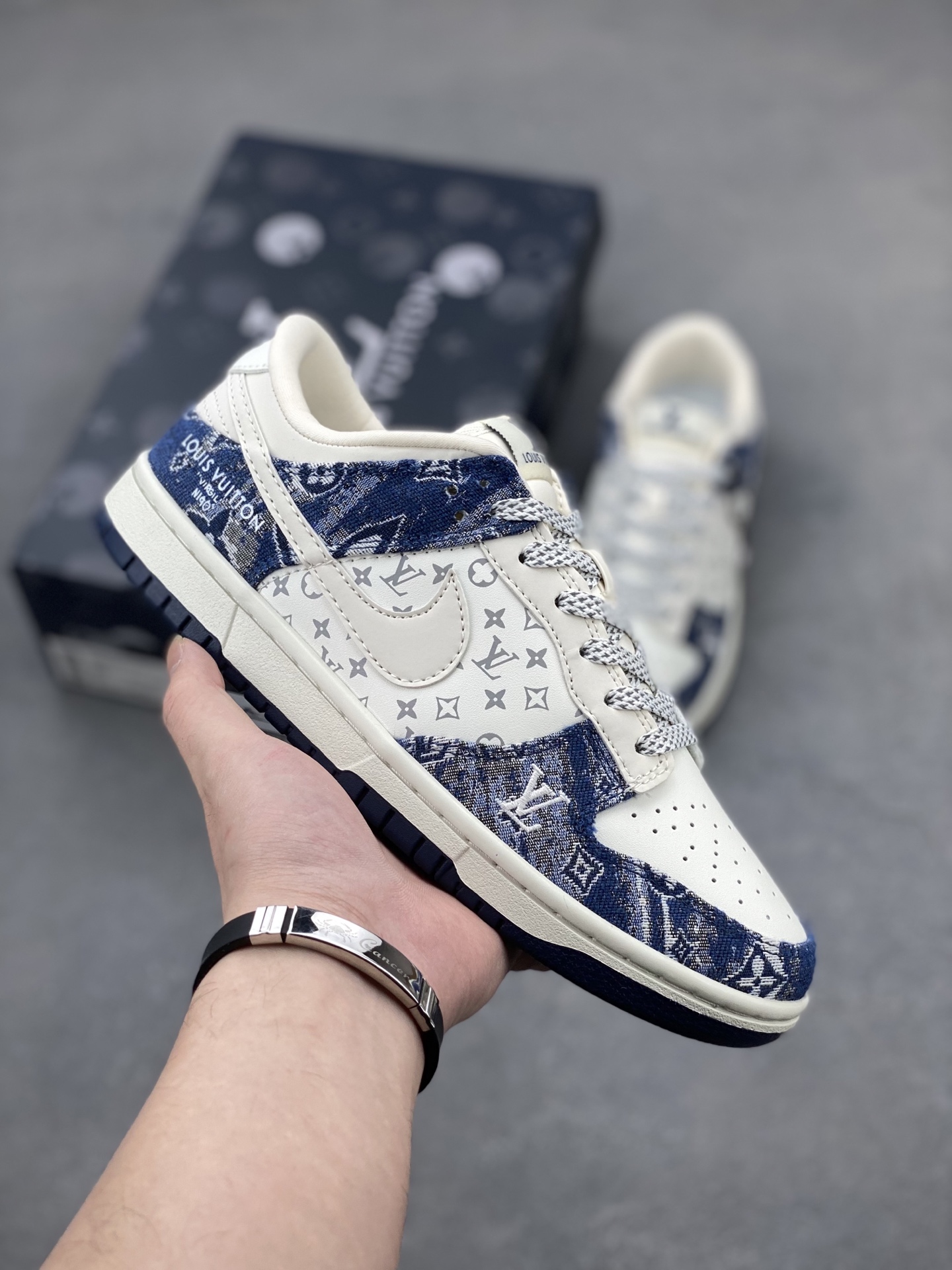Nike SB Dunk Low Louis Vuitton White Blue Denim Sneakers Reflective Low-Top 2 i1744484632553 6813 0 0