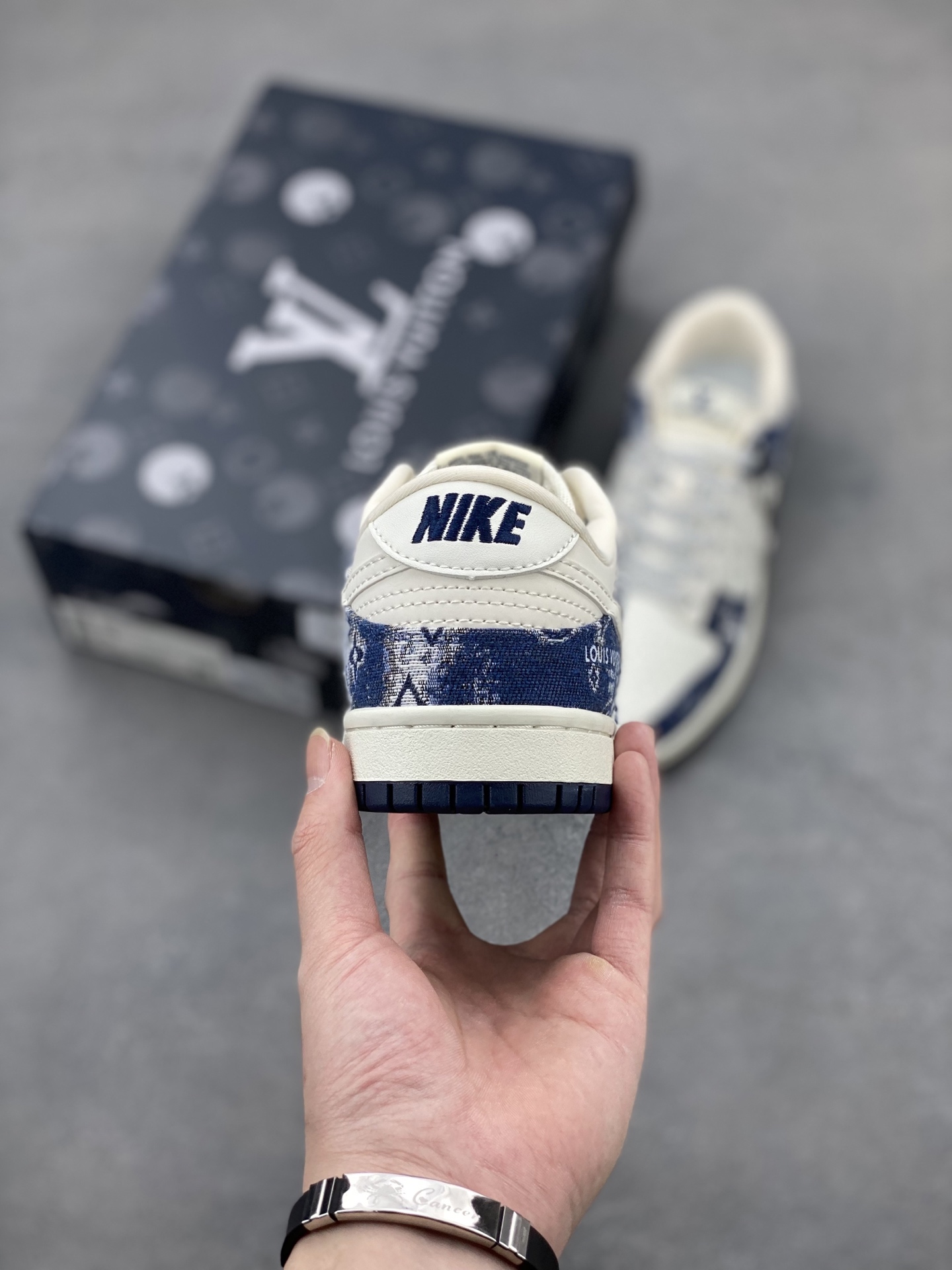Nike SB Dunk Low Louis Vuitton White Blue Denim Sneakers Reflective Low-Top 5 i1744484639775 5531 0 3