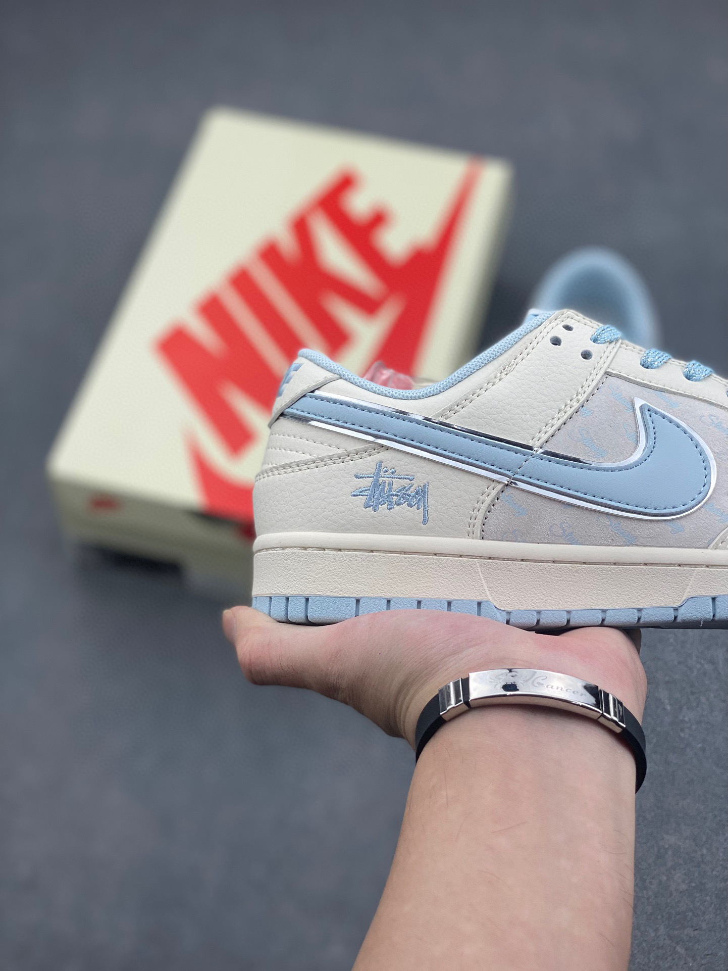 Nike SB Dunk Low Stussy Collab Double Swoosh Ice Crystal Blue Sneakers 6 i1744488669247 8497 0 4