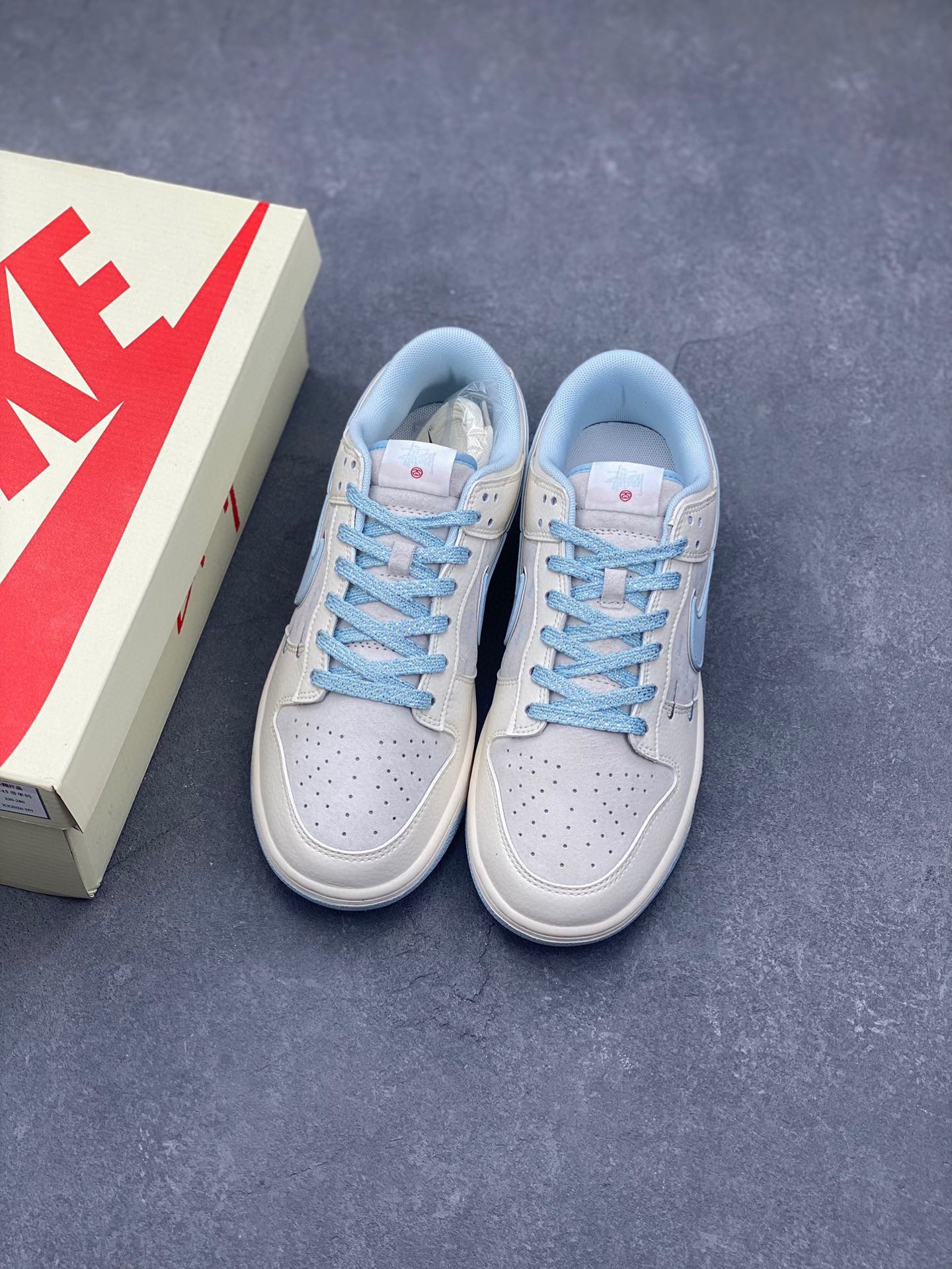 Nike SB Dunk Low Stussy Collab Double Swoosh Ice Crystal Blue Sneakers 9 i1744488671169 7713 0 7