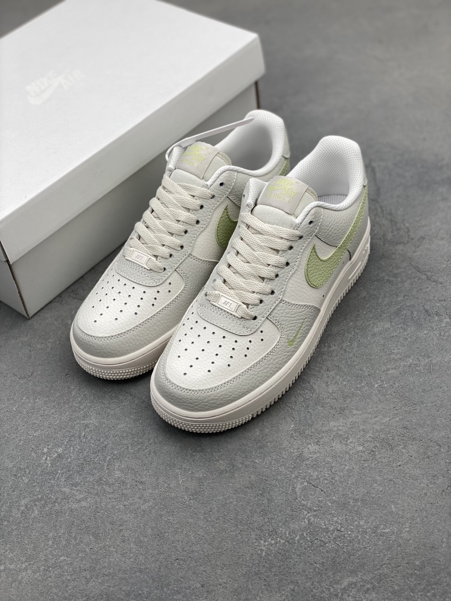 Nike Air Force 1 '07 Low Casual Sneakers - Limited Edition, Premium Comfort 9 i1744489813207 1261 0 7