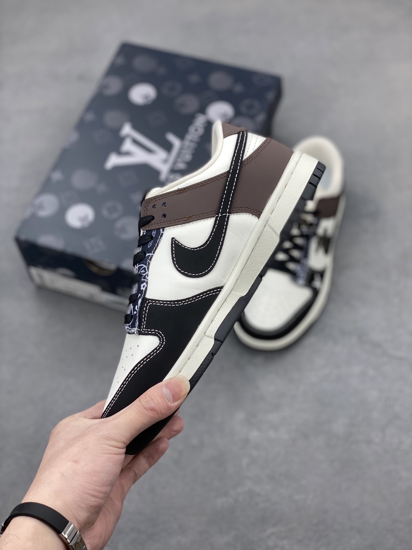 Nike SB Dunk Low x Louis Vuitton White Black Brown Company Grade Shoes 3 i1744571477949 3153 0 2