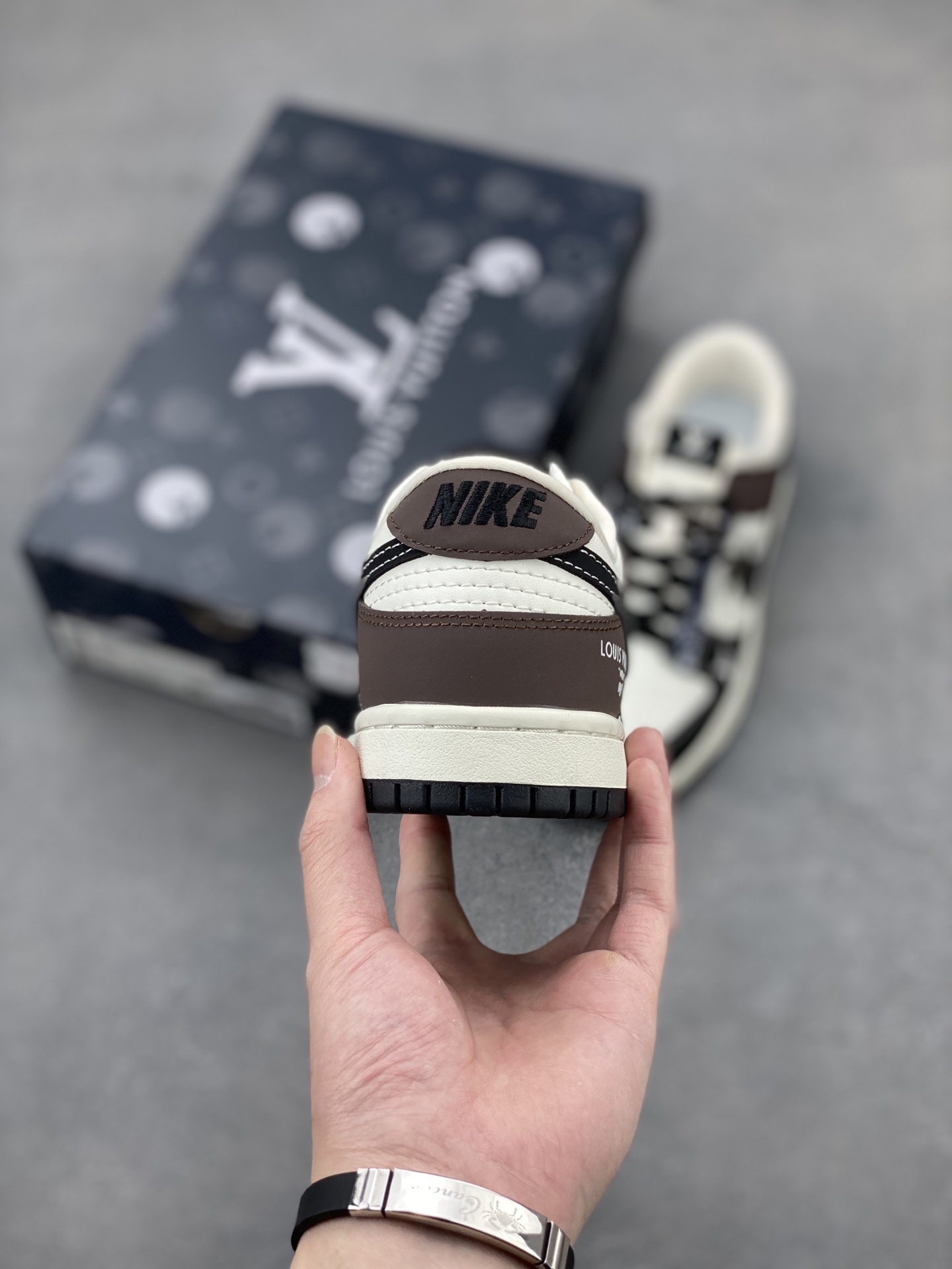 Nike SB Dunk Low x Louis Vuitton White Black Brown Company Grade Shoes 4 i1744571478014 6001 0 3