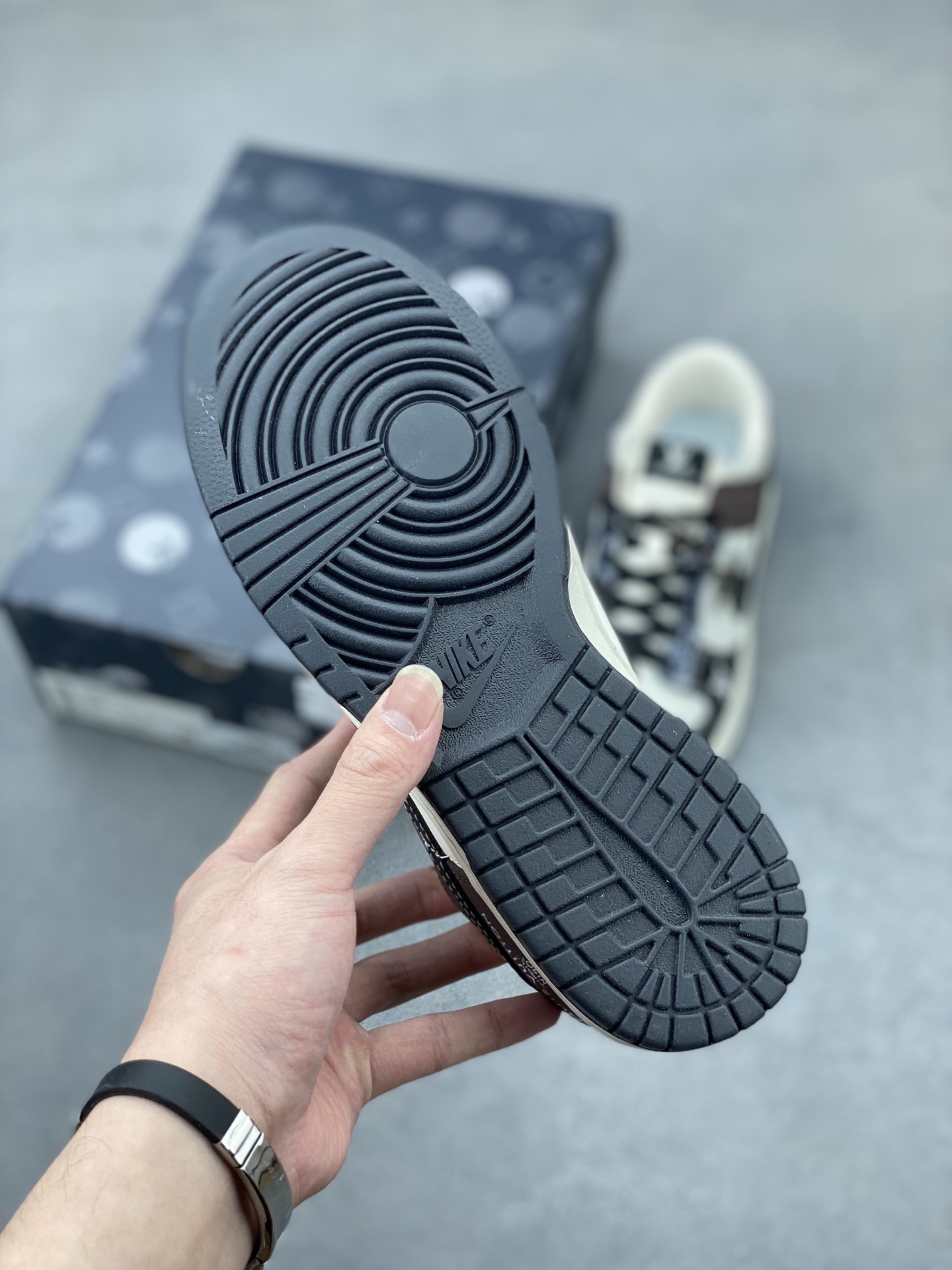 Nike SB Dunk Low x Louis Vuitton White Black Brown Company Grade Shoes 6 i1744571481379 1433 0 5