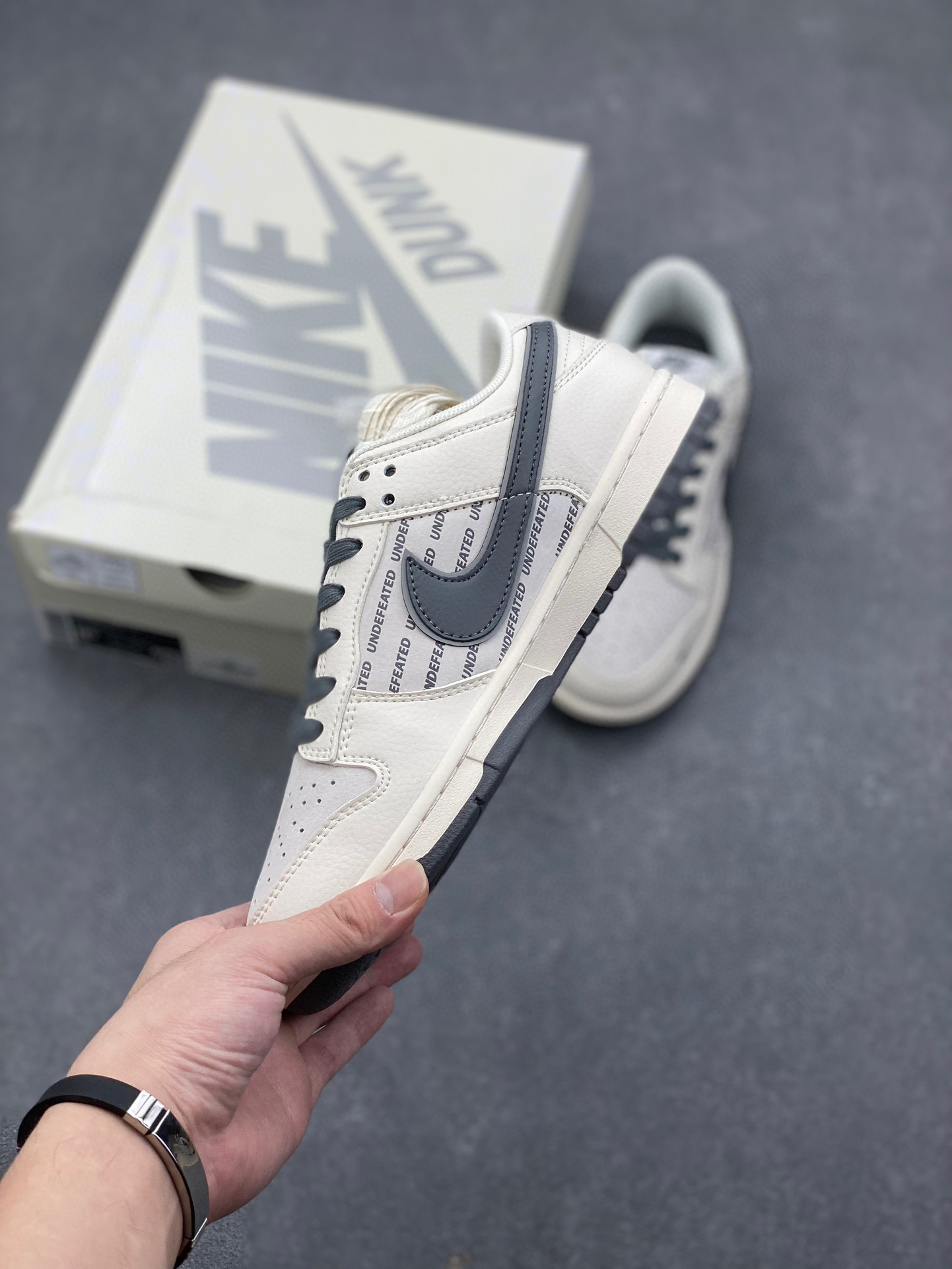 Nike SB Dunk Low Undefeated Collab Casual Sneakers - Limited Edition 4 i1744828013821 2299 0 2