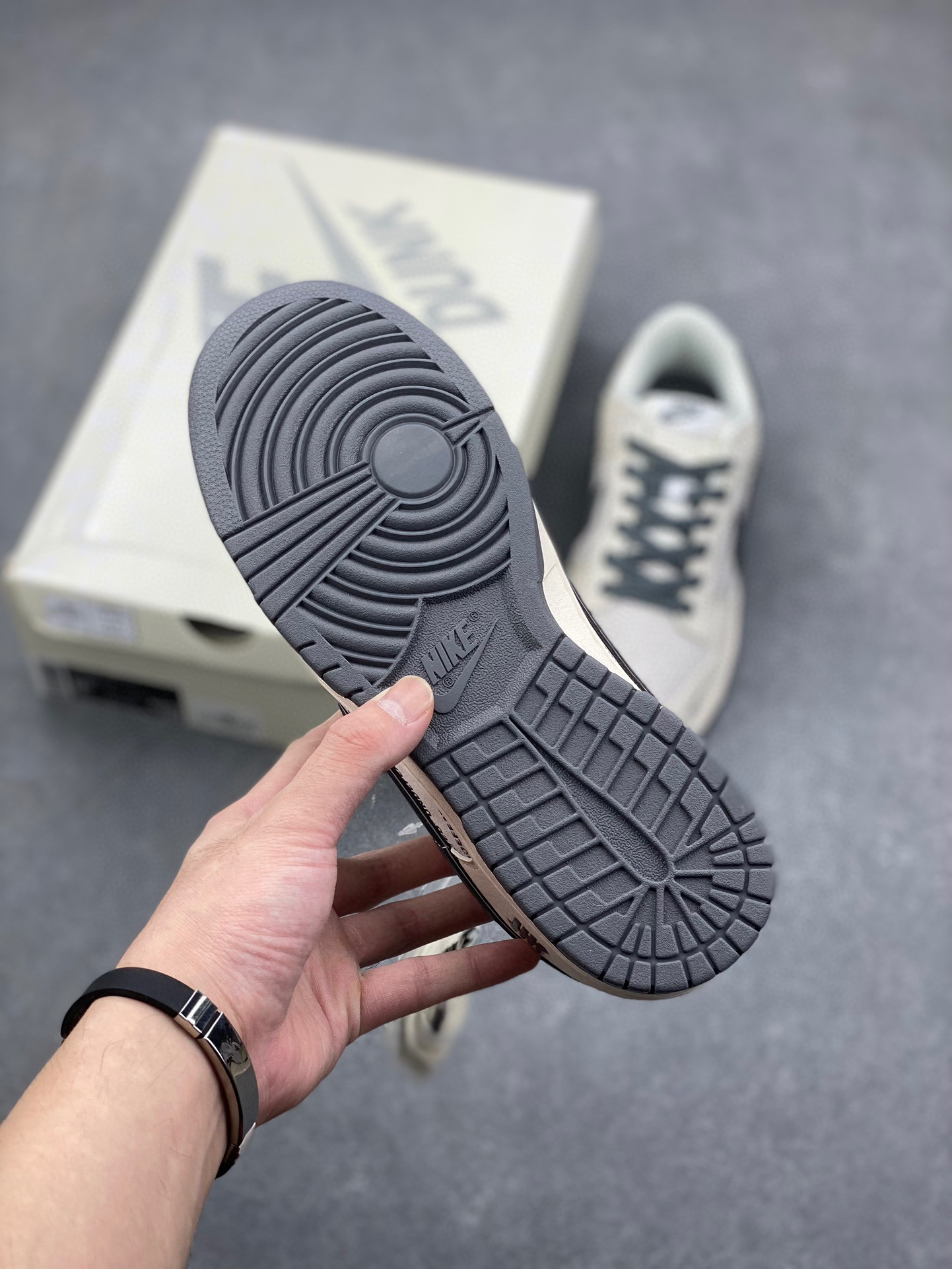 Nike SB Dunk Low Undefeated Collab Casual Sneakers - Limited Edition 7 i1744828013821 9247 0 5