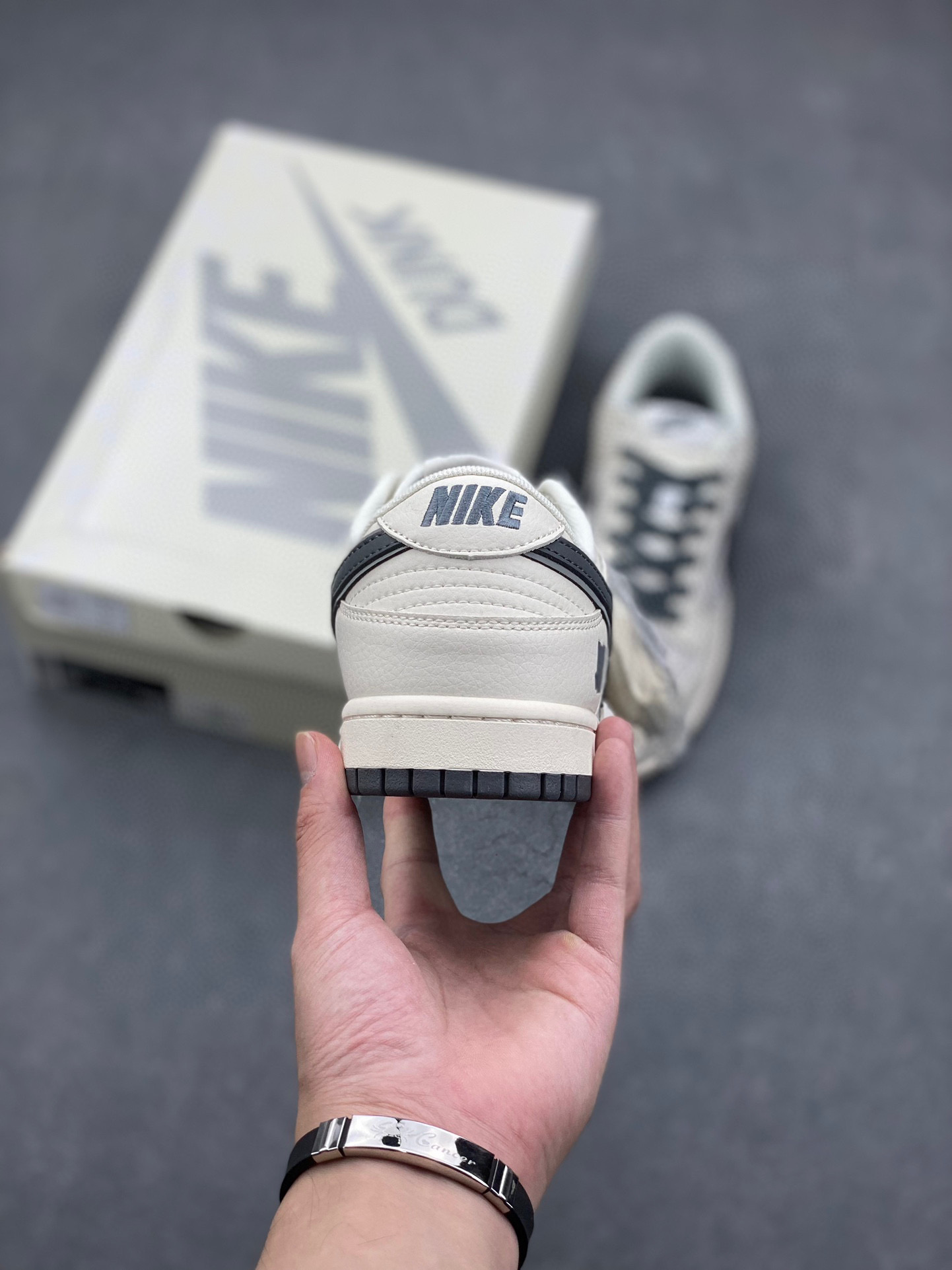 Nike SB Dunk Low Undefeated Collab Casual Sneakers - Limited Edition 5 i1744828015870 1029 0 3