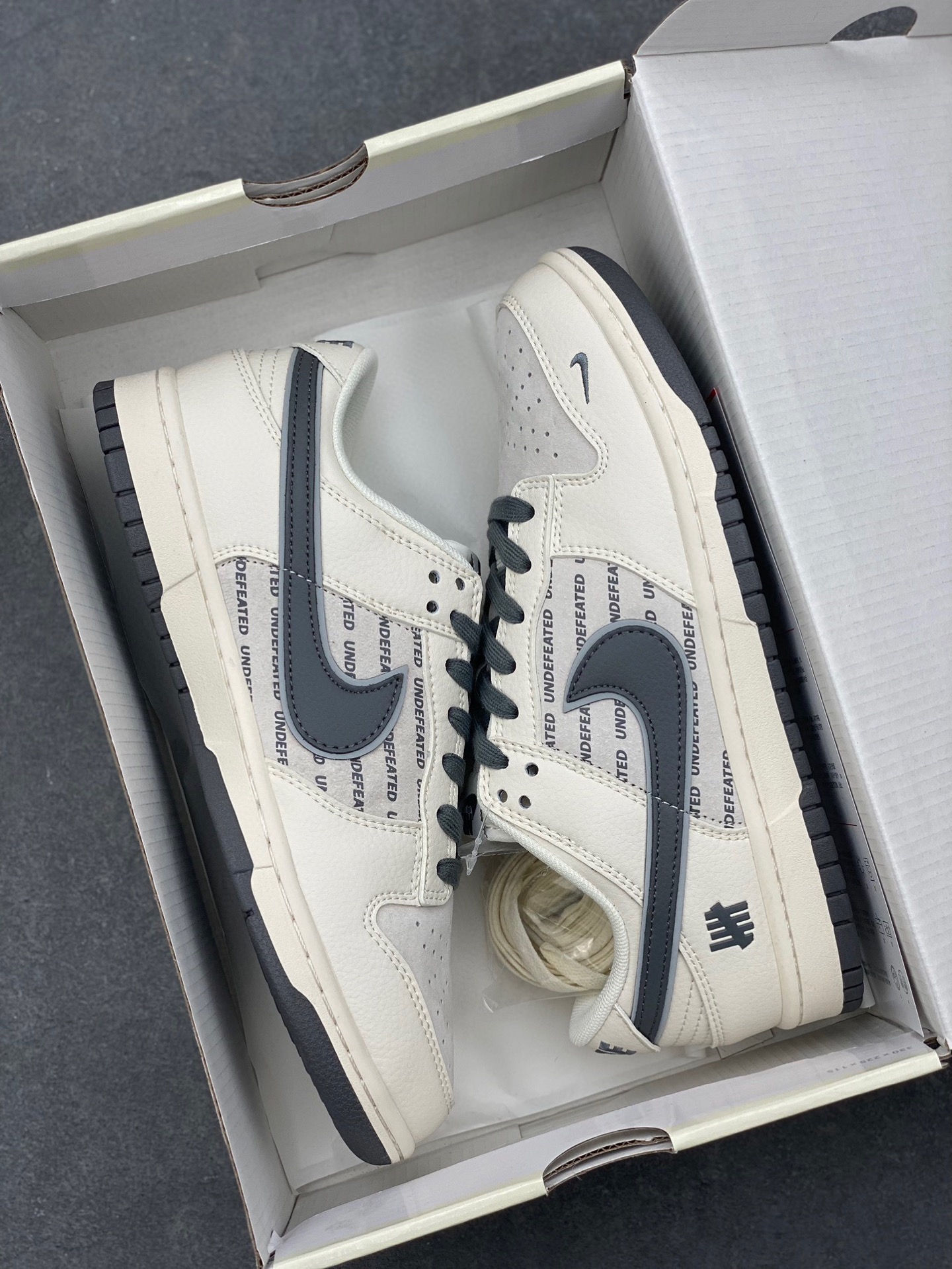 Nike SB Dunk Low Undefeated Collab Casual Sneakers - Limited Edition 10 i1744828016087 8604 0 8