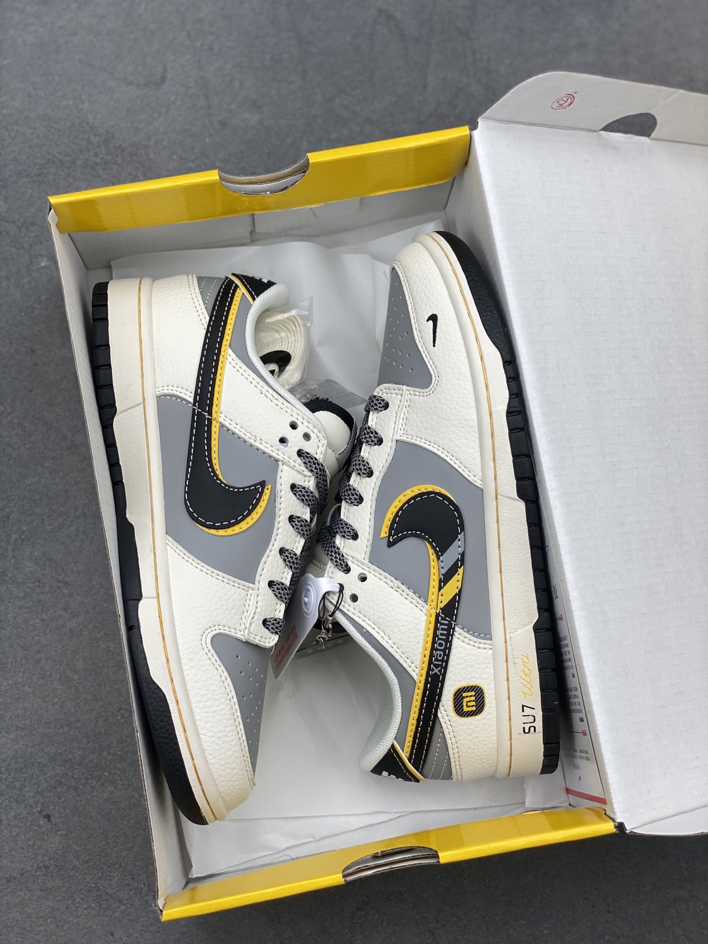 Nike SB Dunk Low "Xiaomi SU7 Ultru" Limited Edition Sneakers 10 i1745185032541 5984 0 8