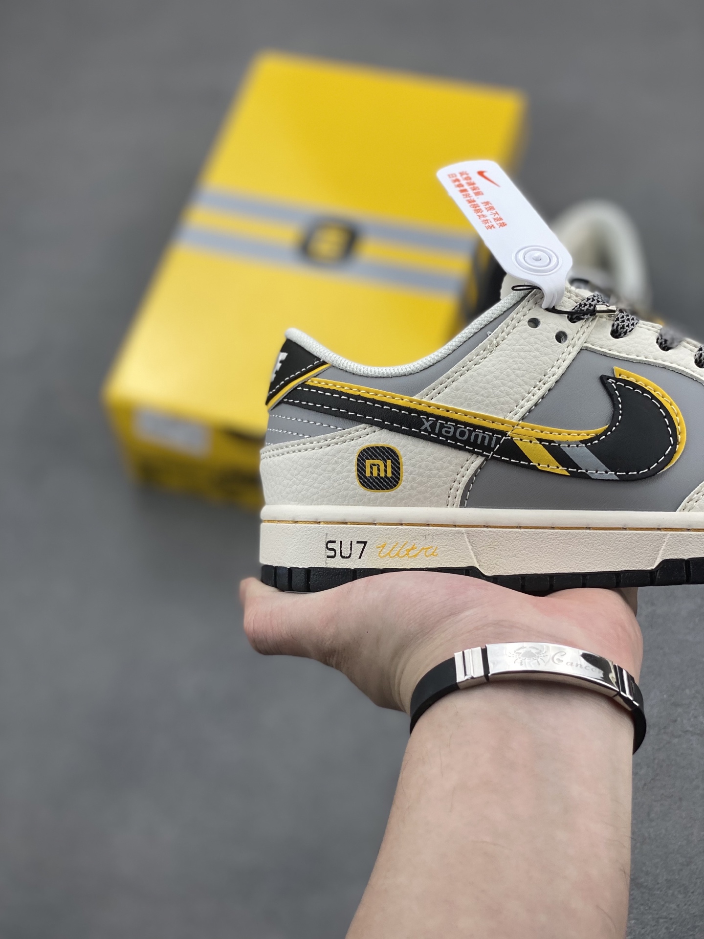 Nike SB Dunk Low "Xiaomi SU7 Ultru" Limited Edition Sneakers 6 i1745185034748 4576 0 4