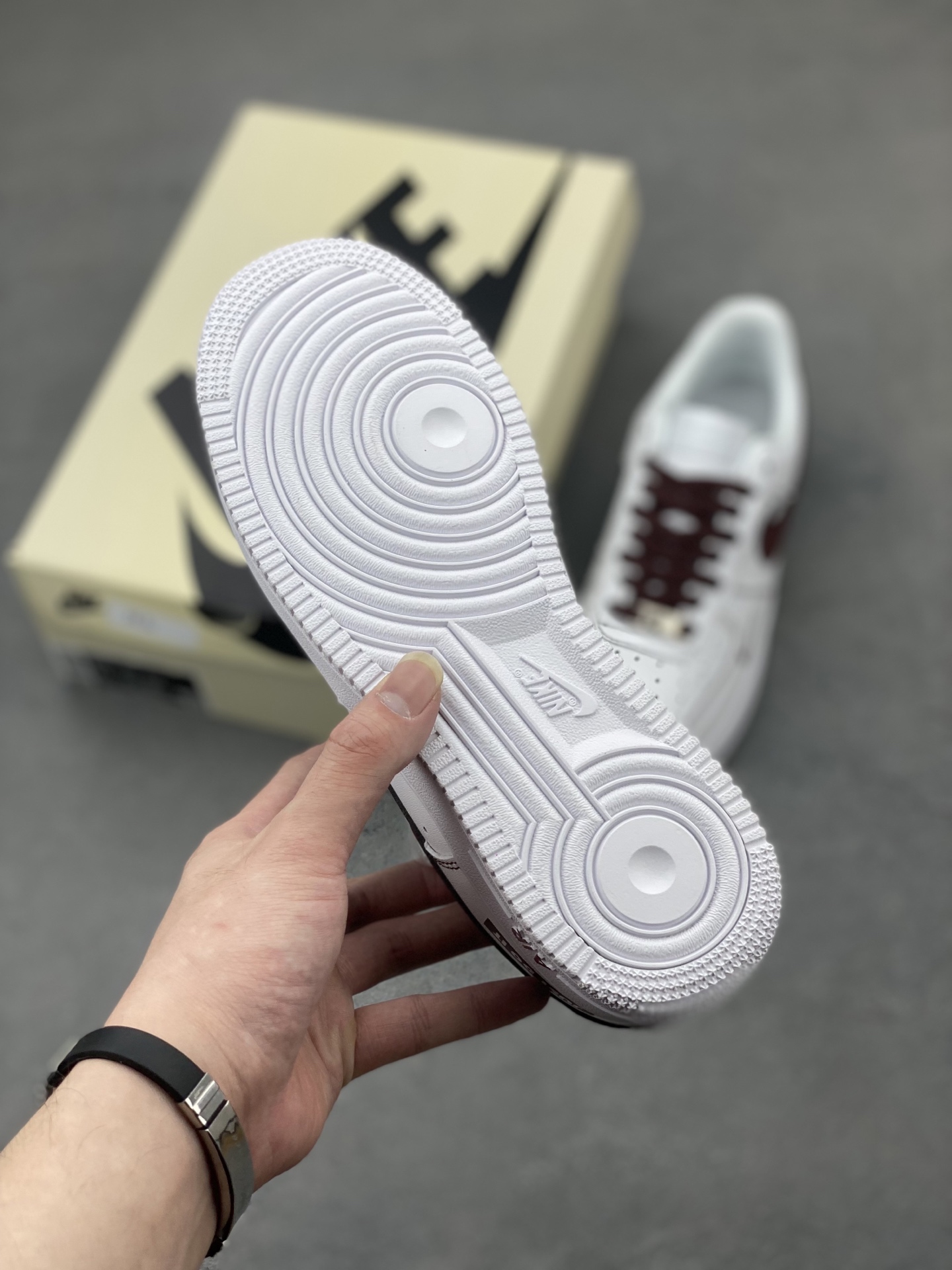 Nike Air Force 1 '07 Low White Maroon Casual Sneakers CW2288-027 7 i1745265830089 863 0 5