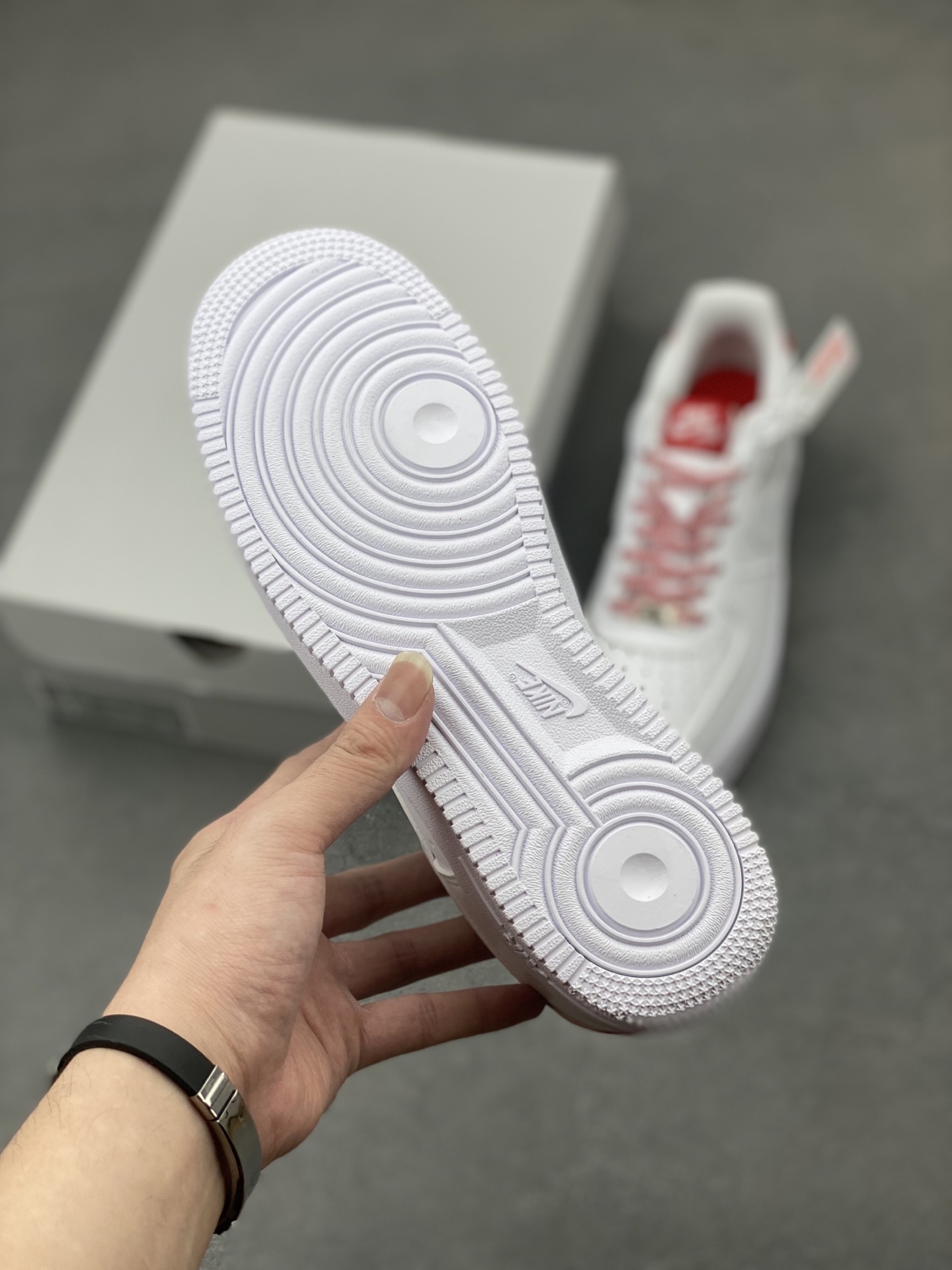 Nike Air Force 1 '07 Low White/Red Limited Edition Sneakers 7 i1748549614696 5775 0 5