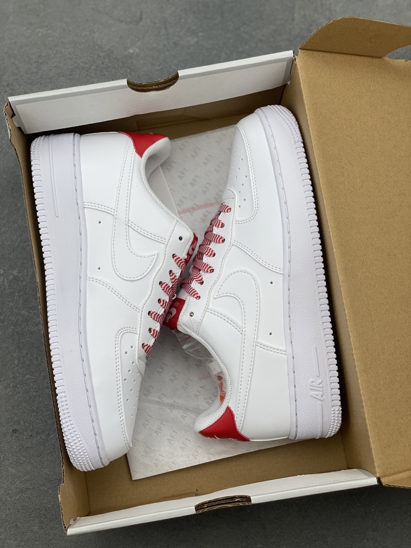 Nike Air Force 1 '07 Low White/Red Limited Edition Sneakers 10 i1748549620877 5704 0 8