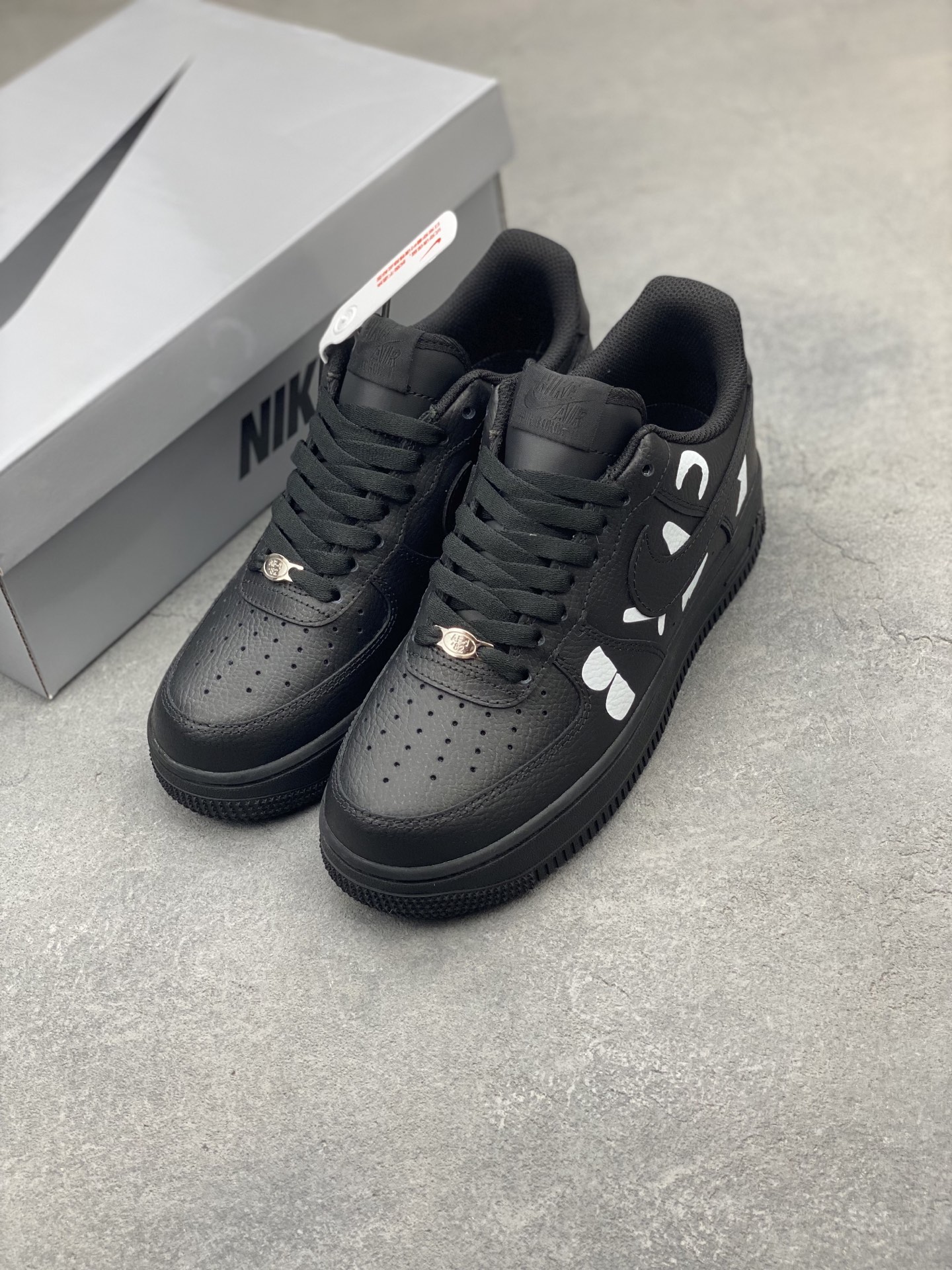 Nike Air Force 1 '07 Low Black/White Limited Edition Sneakers (IB9949-001) 9 i1748549683120 8896 0 7