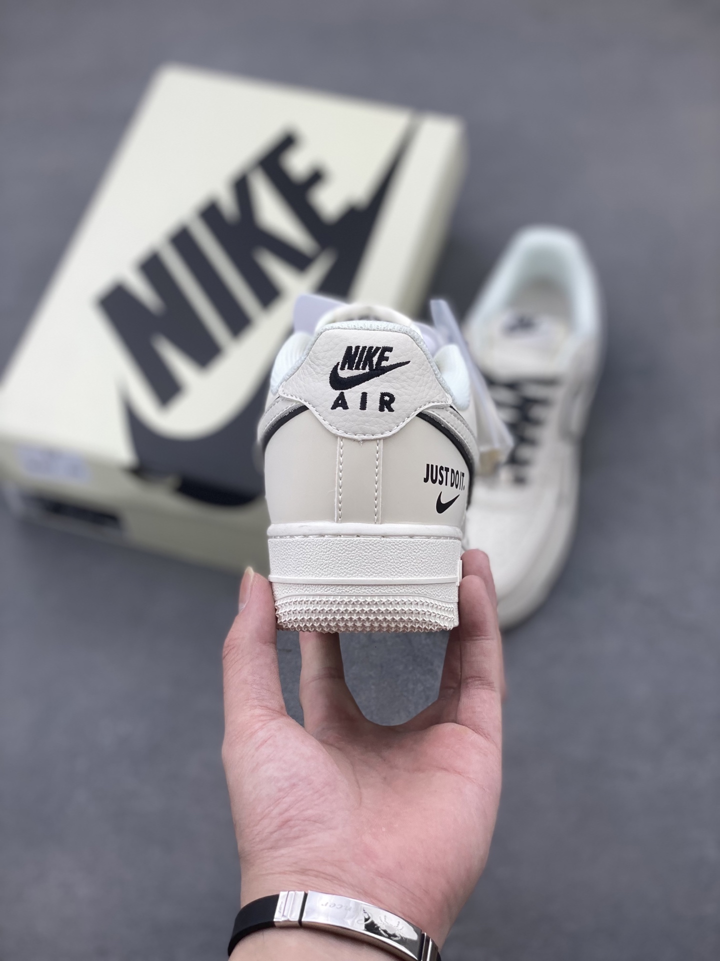 Nike Air Force 1 '07 Low Sneakers - Premium Leather, Cushioned Comfort 5 i1748549858797 5012 0 3