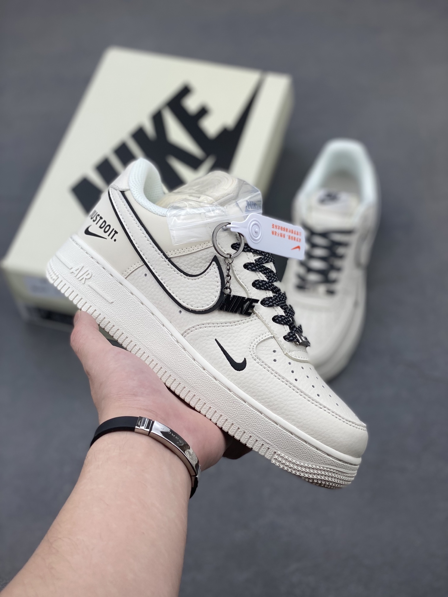 Nike Air Force 1 '07 Low Sneakers - Premium Leather, Cushioned Comfort 2 i1748549858804 4811 0 0