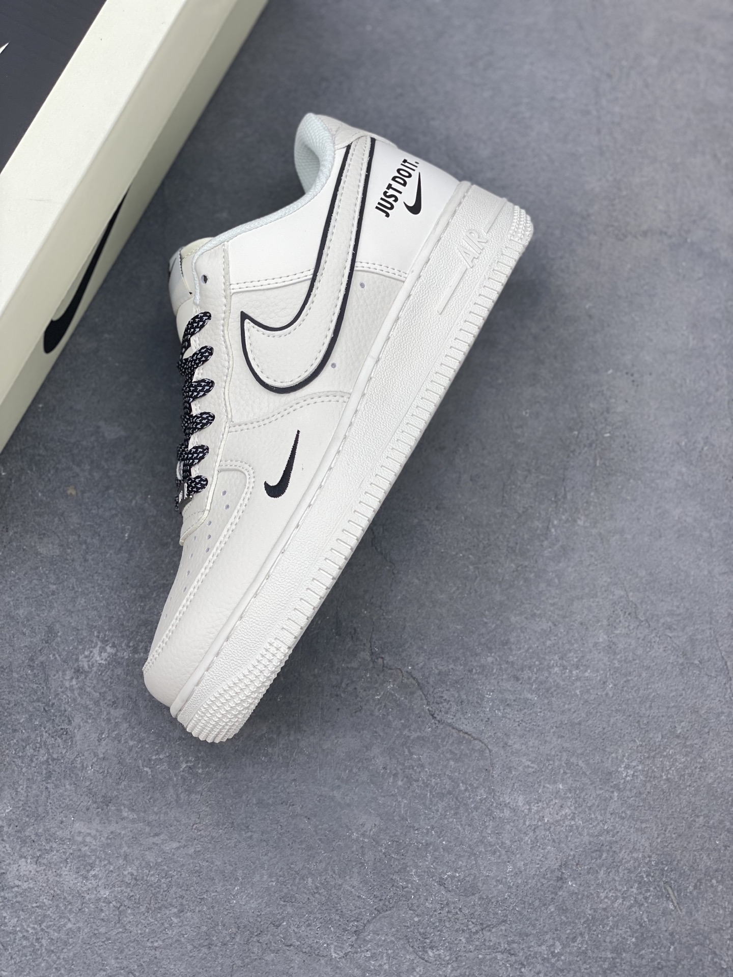 Nike Air Force 1 '07 Low Sneakers - Premium Leather, Cushioned Comfort 8 i1748549871071 4861 0 6