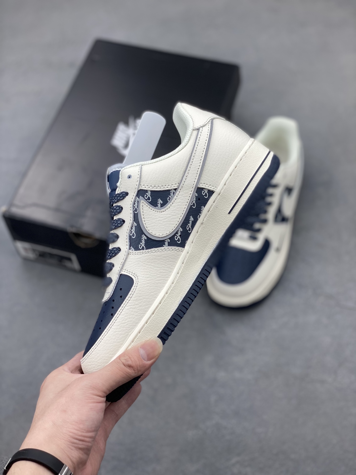 Nike Air Force 1 '07 Low Stussy Collab Sneakers - Cream/Navy 4 i1748550167355 7168 0 2