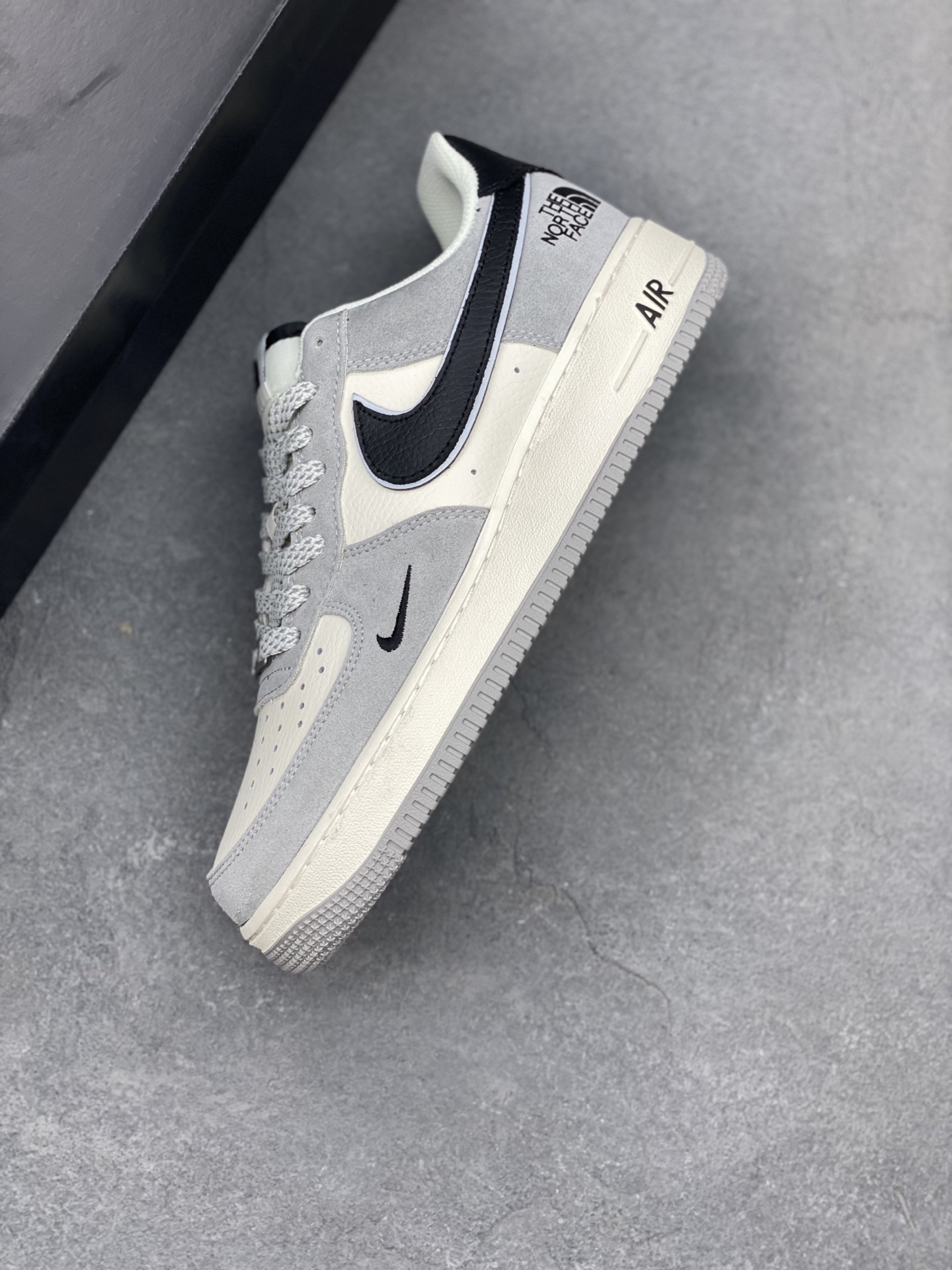 Nike Air Force 1 '07 Low The North Face Collaboration Grey Sneakers 8 i1748550231537 3938 0 6