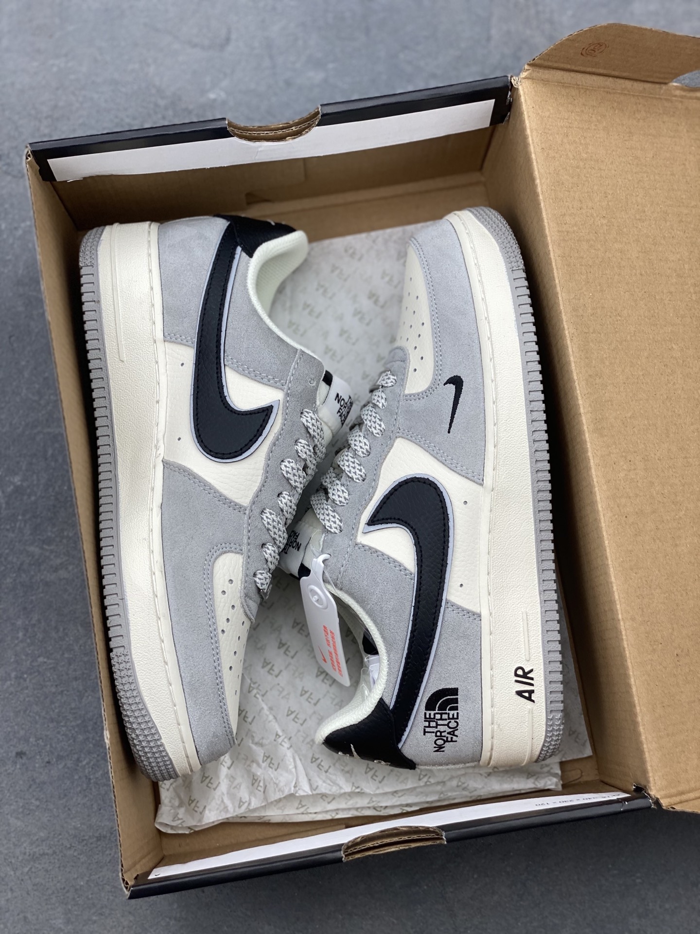 Nike Air Force 1 '07 Low The North Face Collaboration Grey Sneakers 10 i1748550231753 3245 0 8