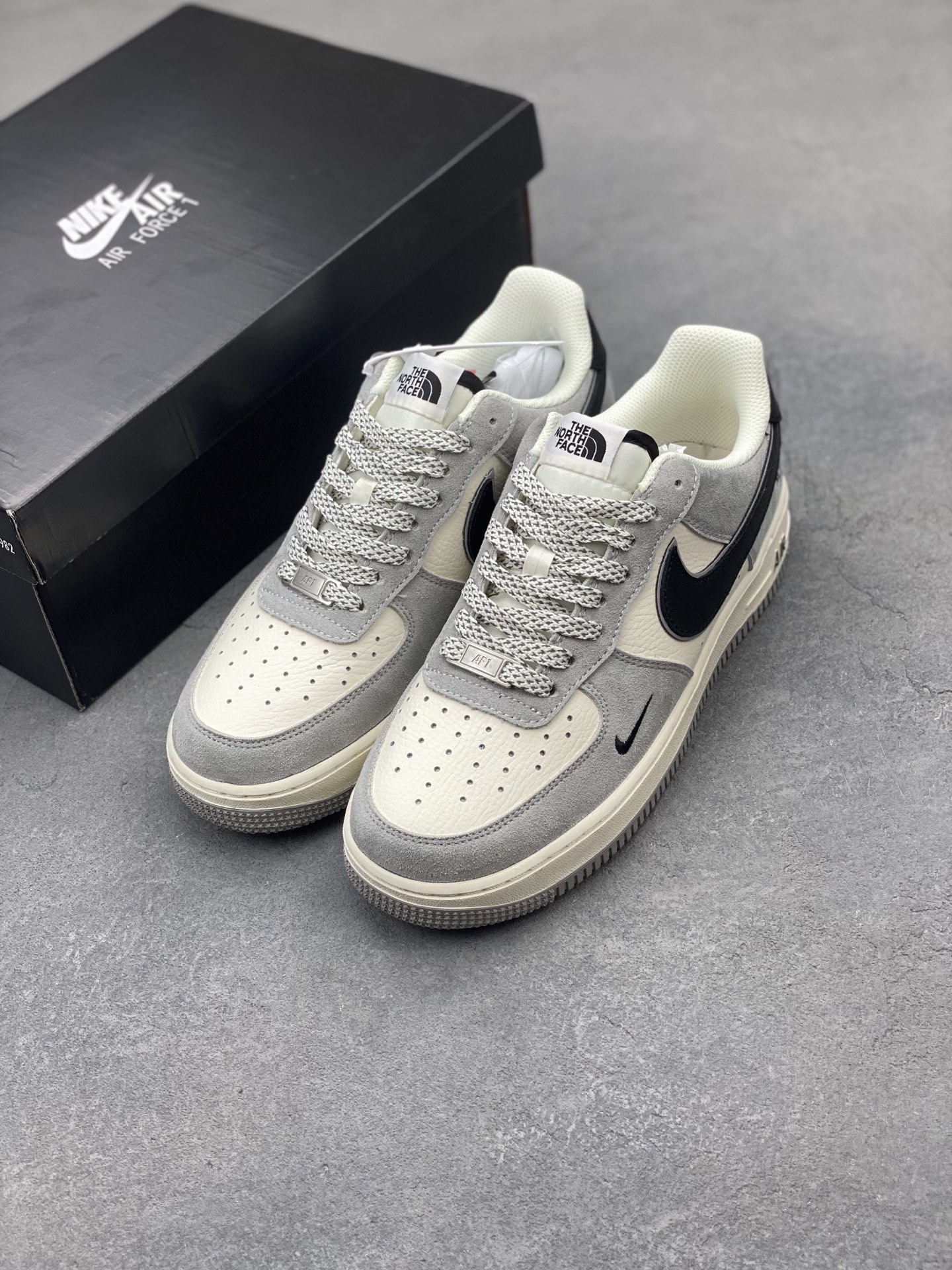 Nike Air Force 1 '07 Low The North Face Collaboration Grey Sneakers 9 i1748550237328 7540 0 7